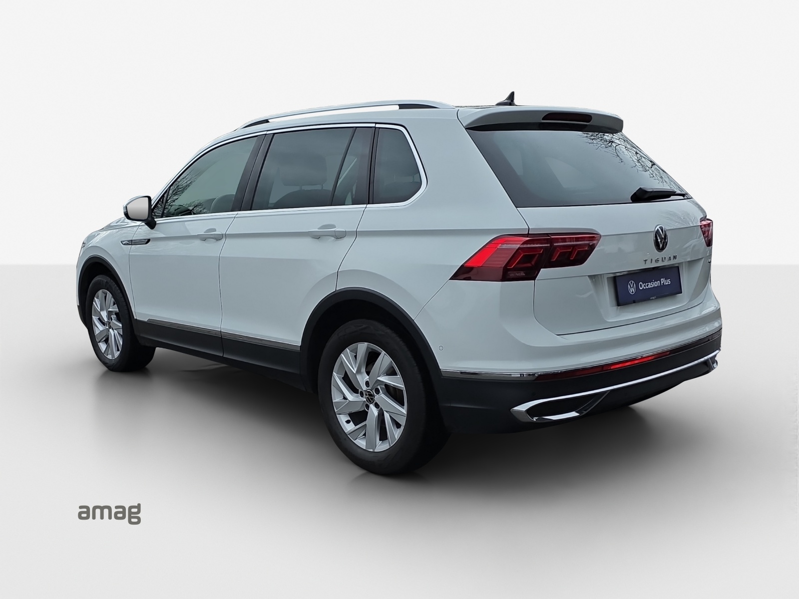 VW Tiguan 2.0 TDI SCR Elegance 4Motion DSG-image-2