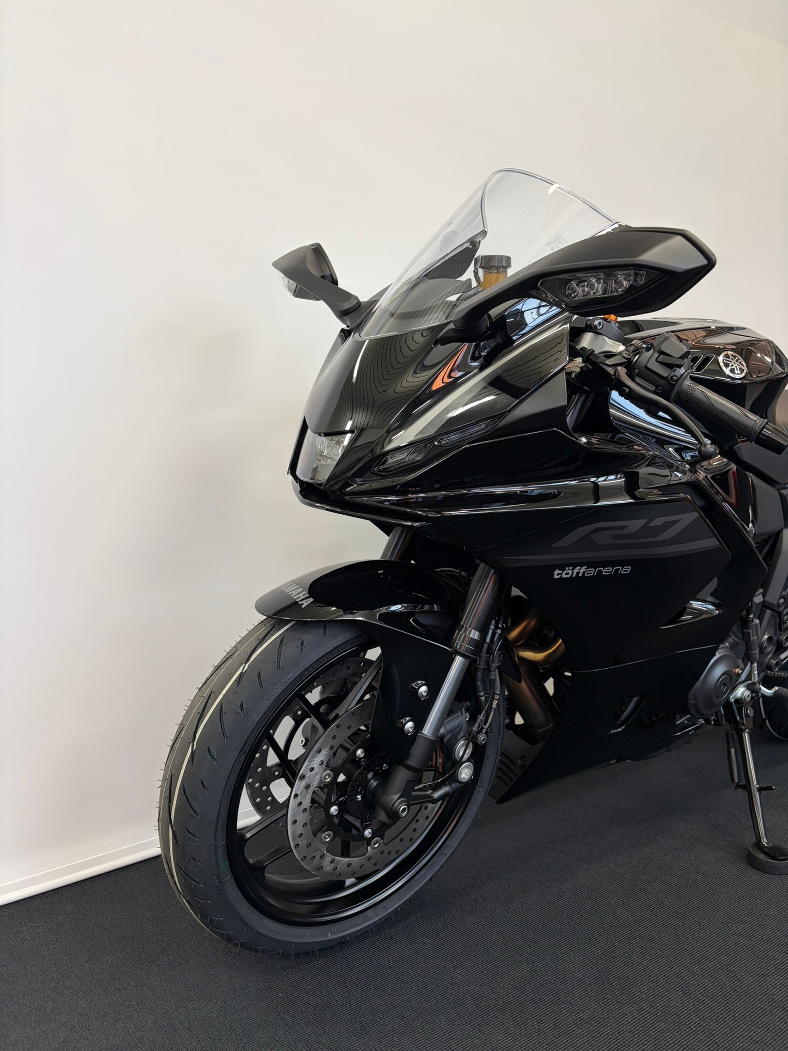YAMAHA R7 (35KW) 2026-showroom-element-3