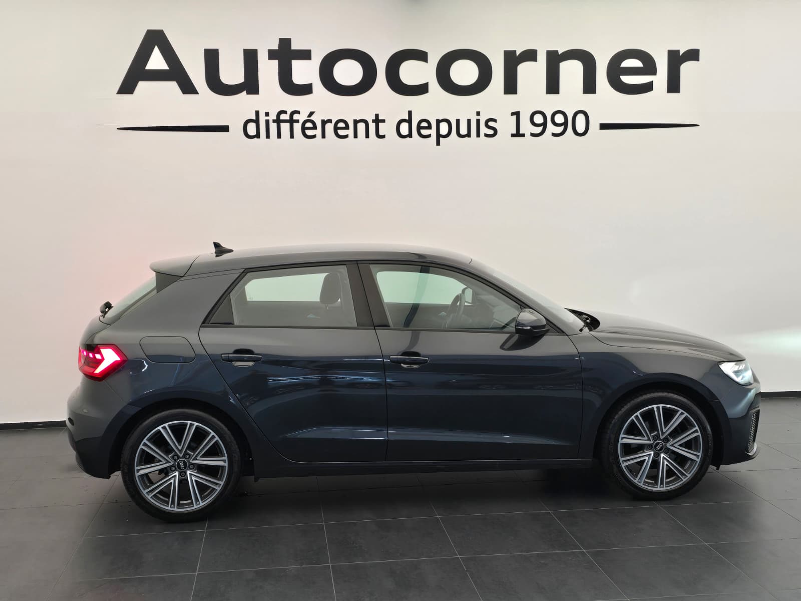 AUDI A1 Sportback 30 TFSI Attraction S-tronic-image-5