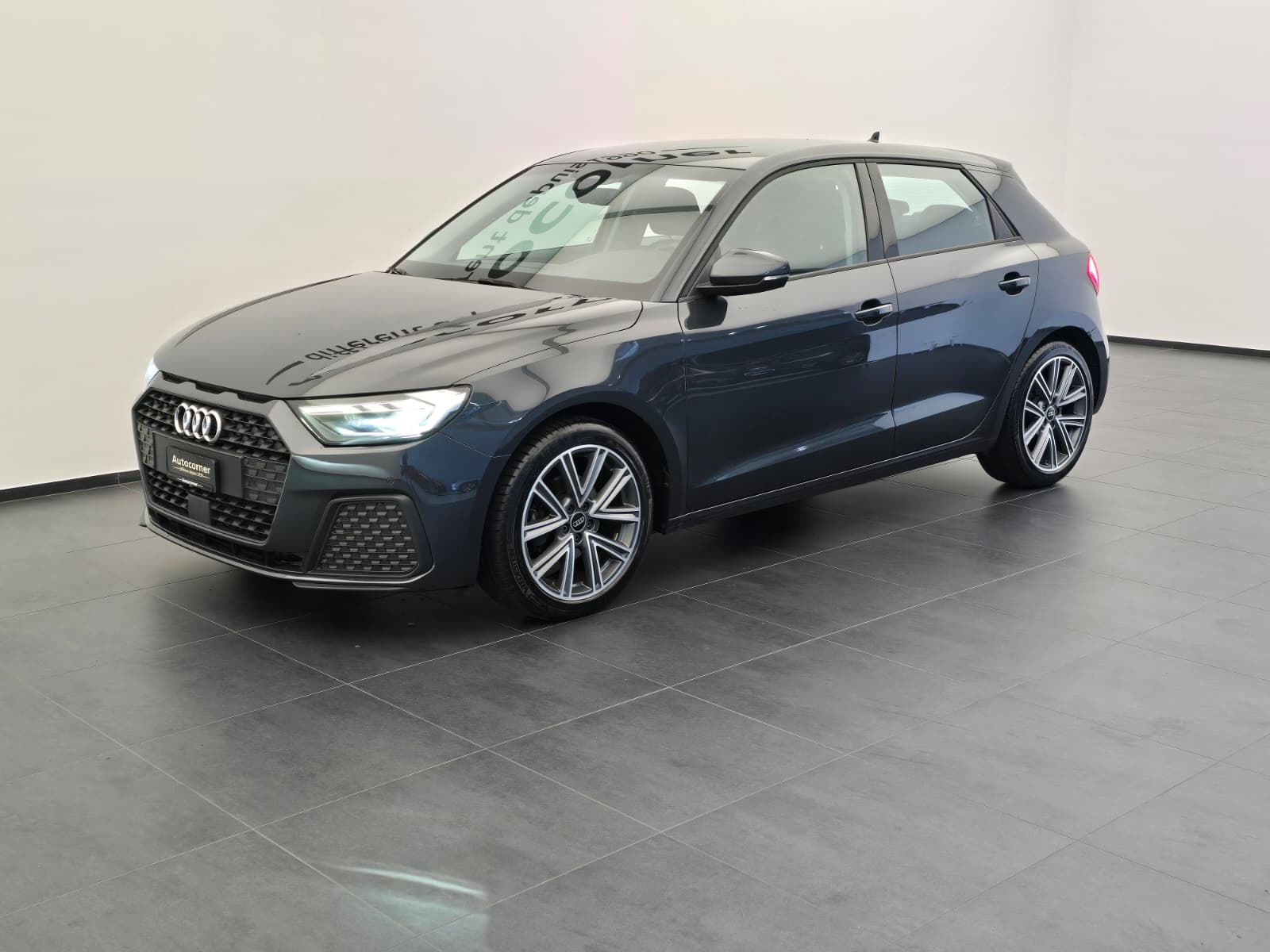 AUDI A1 Sportback 30 TFSI Attraction S-tronic-image-2