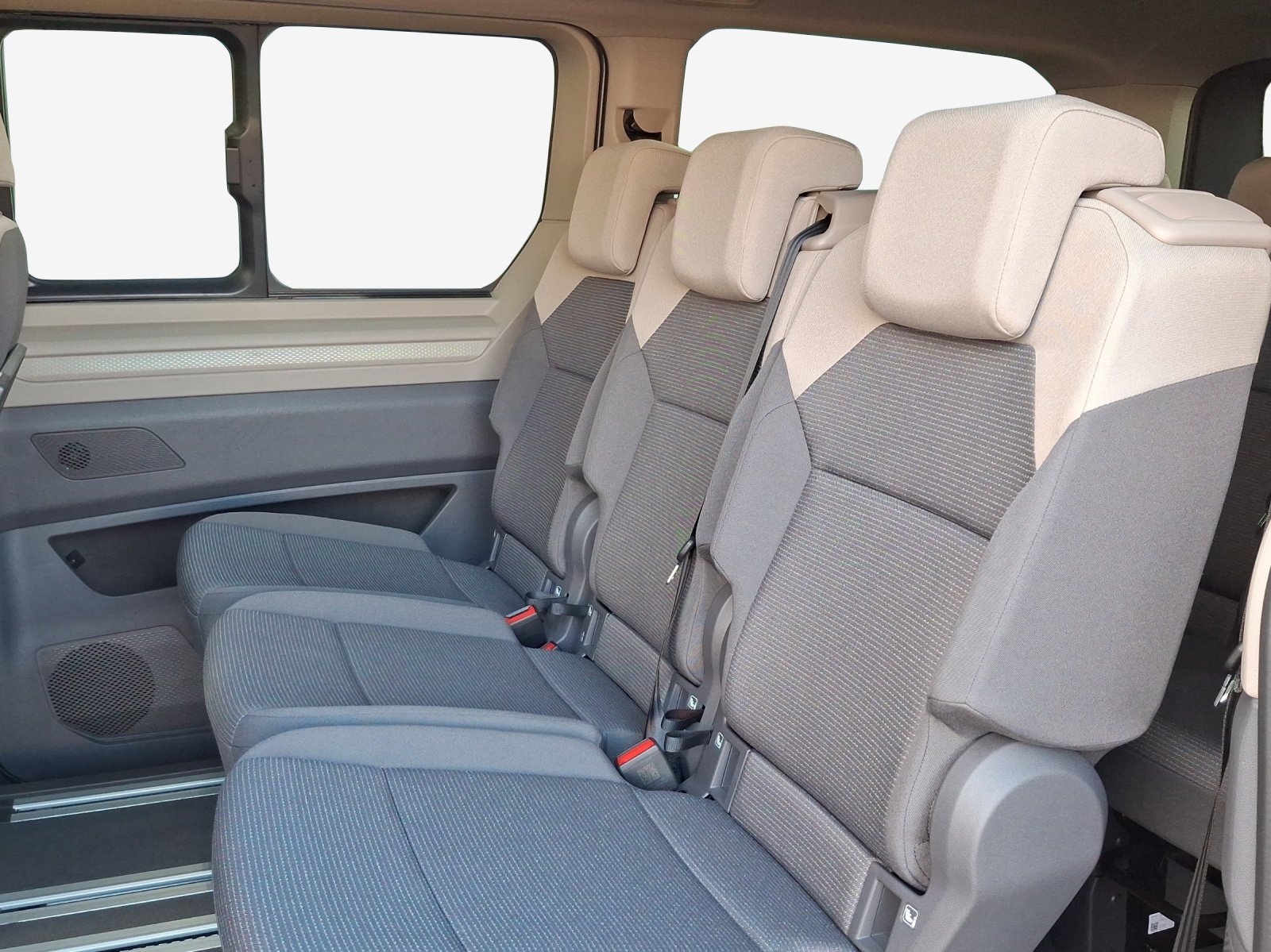 VW Multivan 2.0 TDI Liberty DSG Lang-image-11