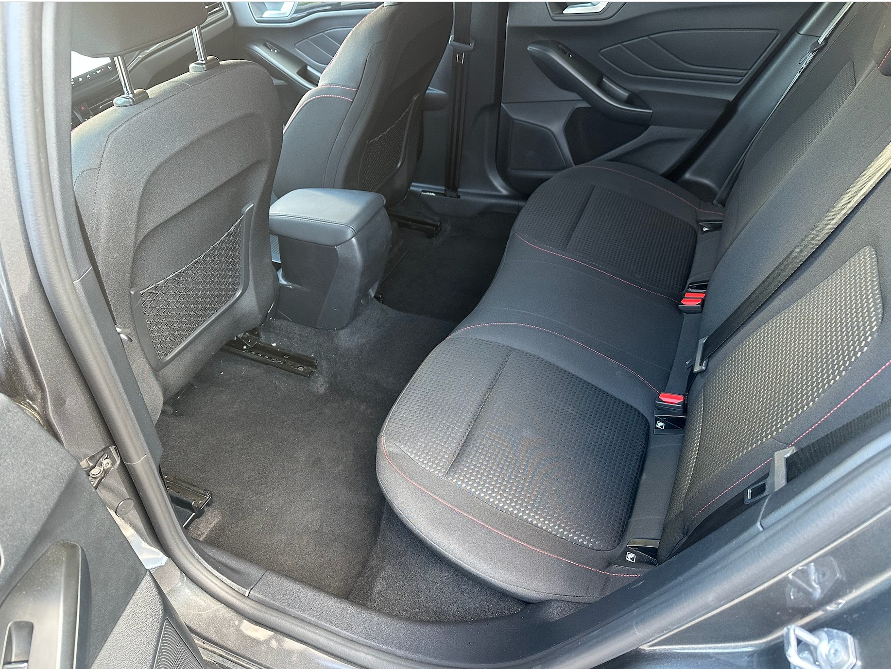 FORD Focus 1.0 MHEV ST-Line X Automat-image-12
