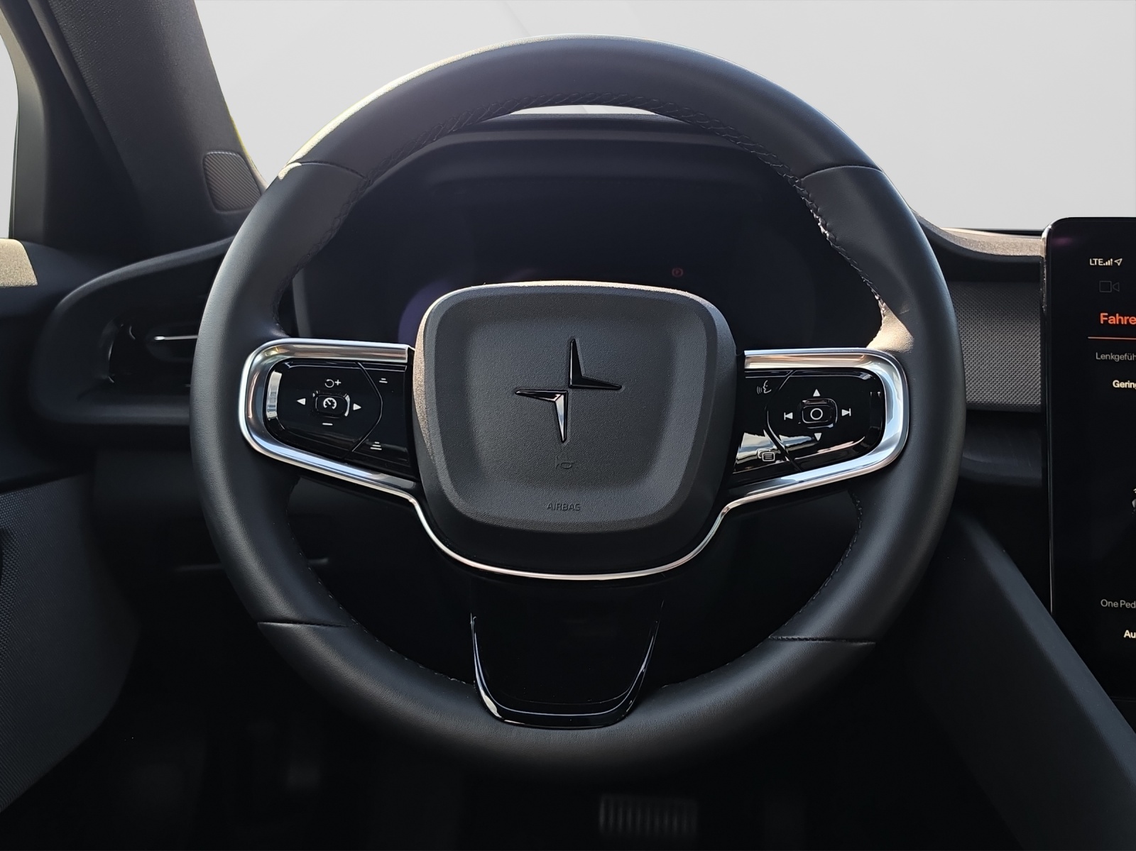 POLESTAR 2 Long Range Dual Motor Performance-image-11