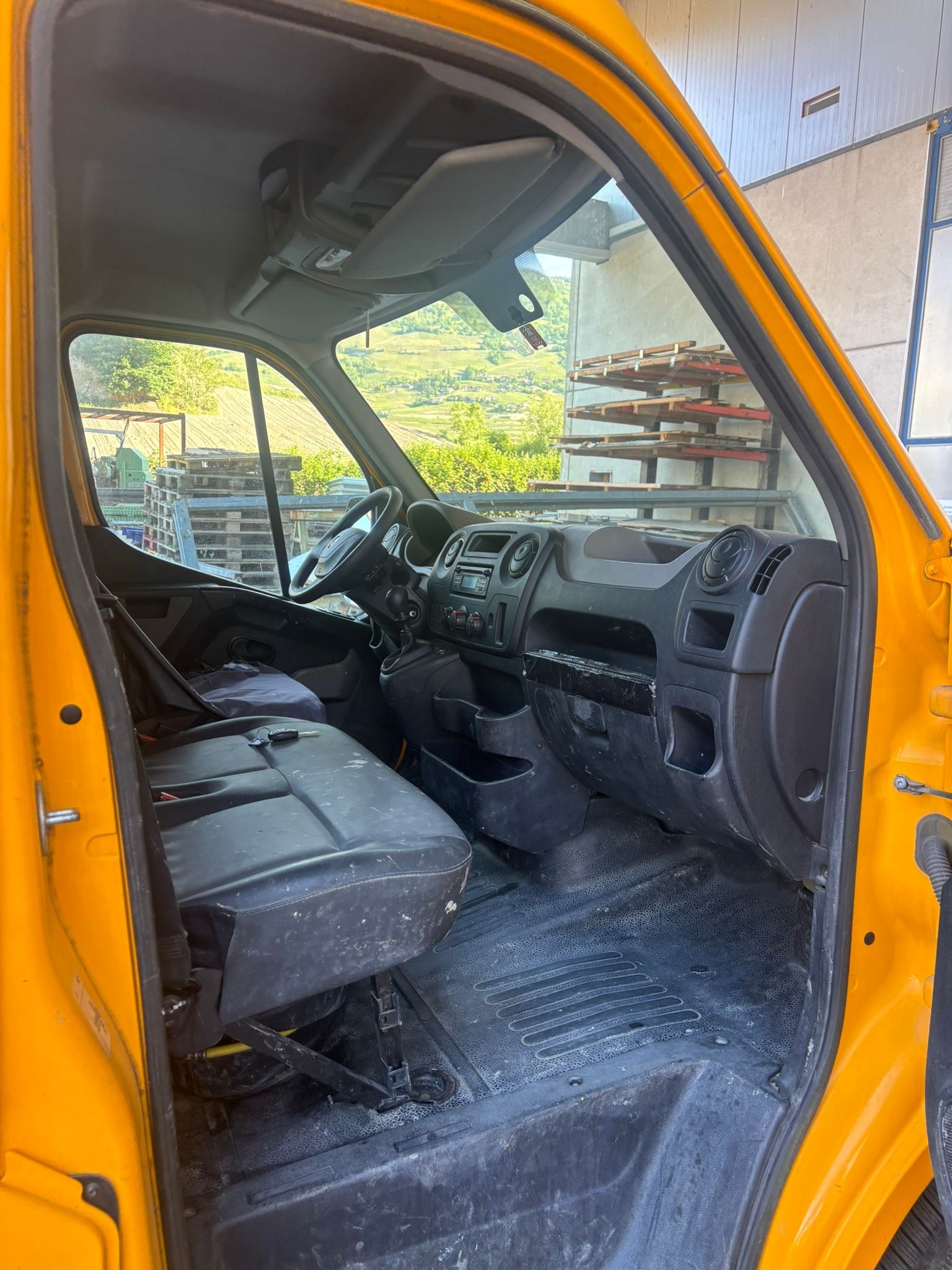 RENAULT Master T35 ENERGY 2.3dCi 145 L2H2-image-11