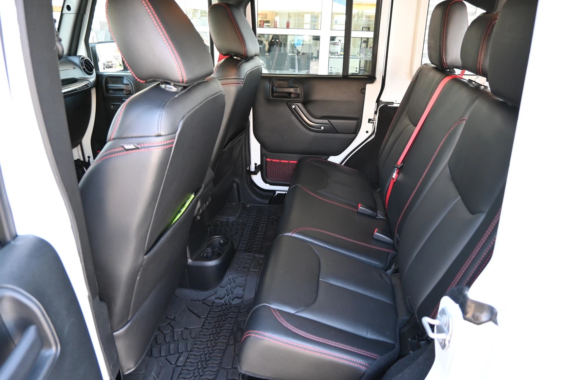 JEEP Wrangler 2.8CRD Unlimited Rubicon Recon Automat 4X4 200PS + AHK 2200kg + Frisch ab MFK 06.2026-image-17