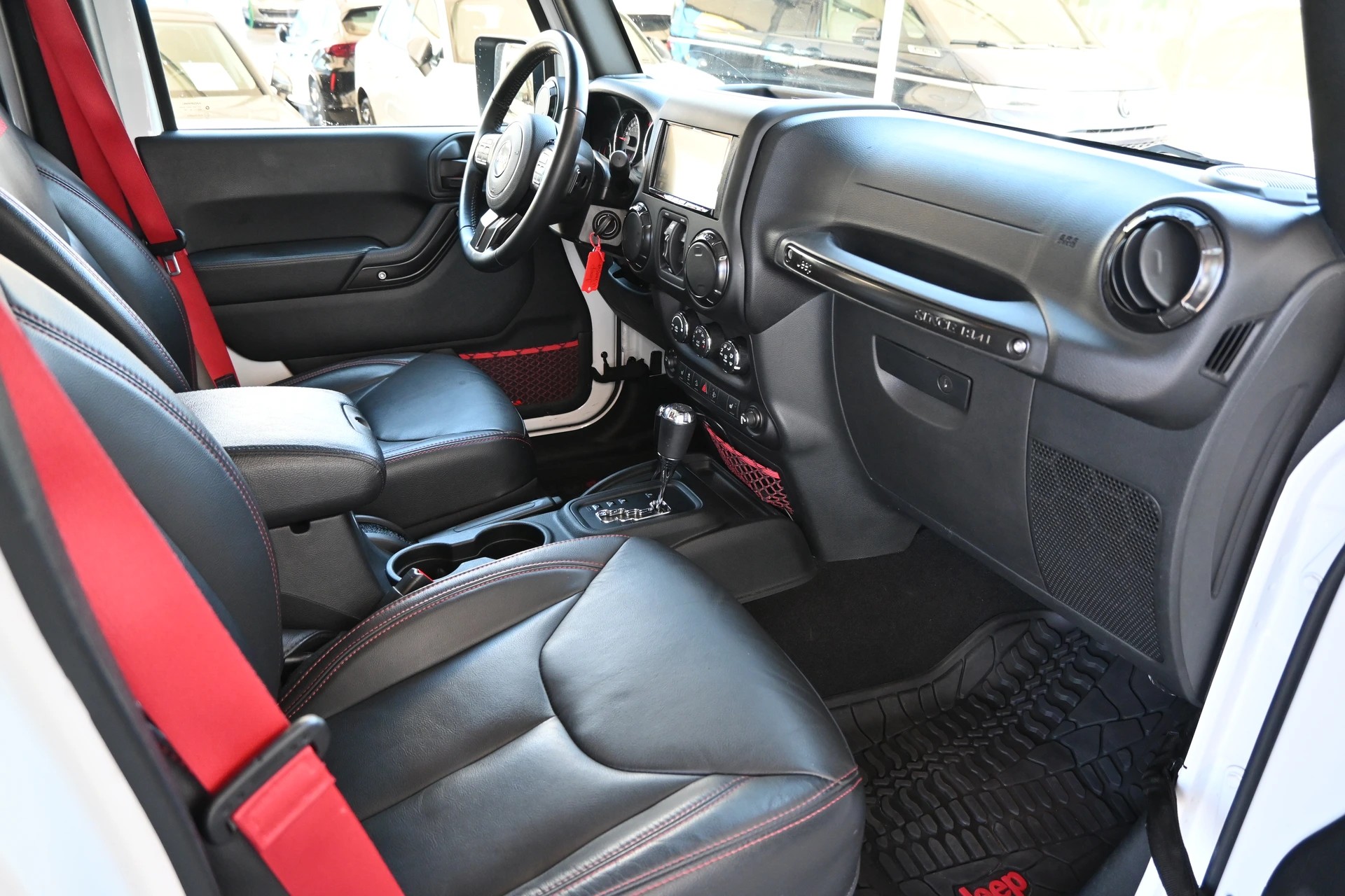 JEEP Wrangler 2.8CRD Unlimited Rubicon Recon Automat 4X4 200PS + AHK 2200kg + Frisch ab MFK 06.2026-image-15