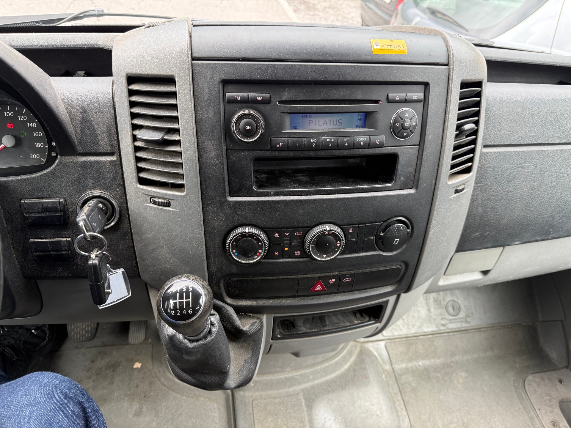 VW Crafter 35 2.0 TDI CR-image-7