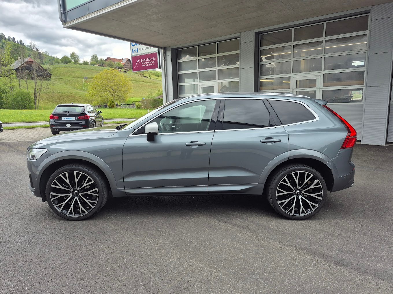 VOLVO XC60 T6 AWD R-Design Geartronic-image-1
