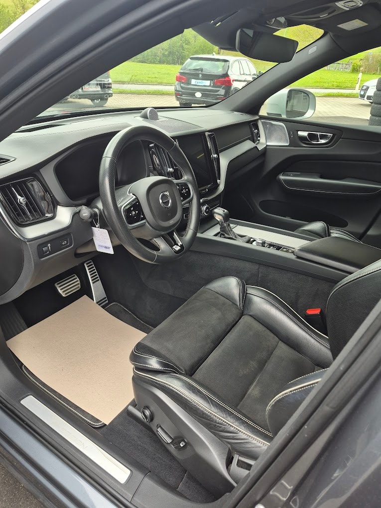 VOLVO XC60 T6 AWD R-Design Geartronic-image-8