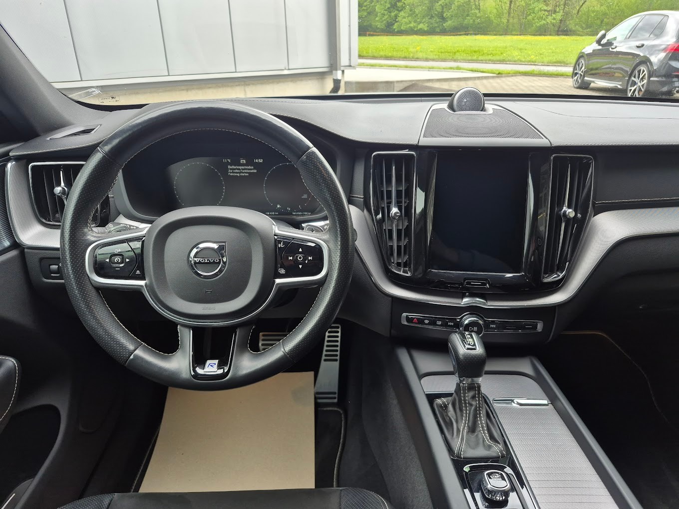 VOLVO XC60 T6 AWD R-Design Geartronic-image-11