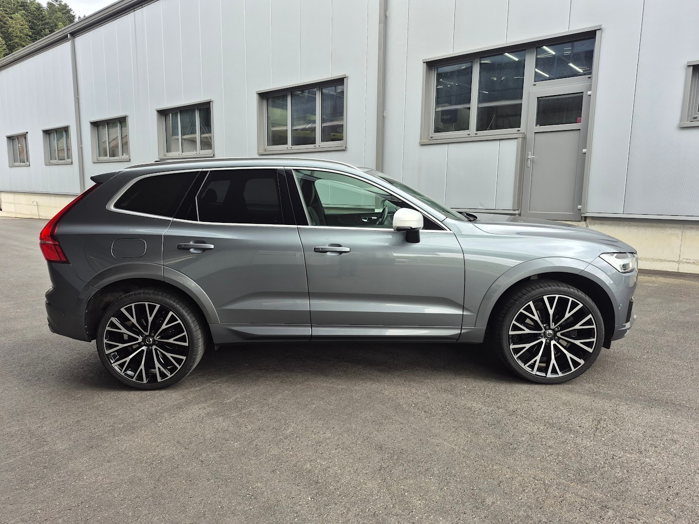 VOLVO XC60 T6 AWD R-Design Geartronic-image-5