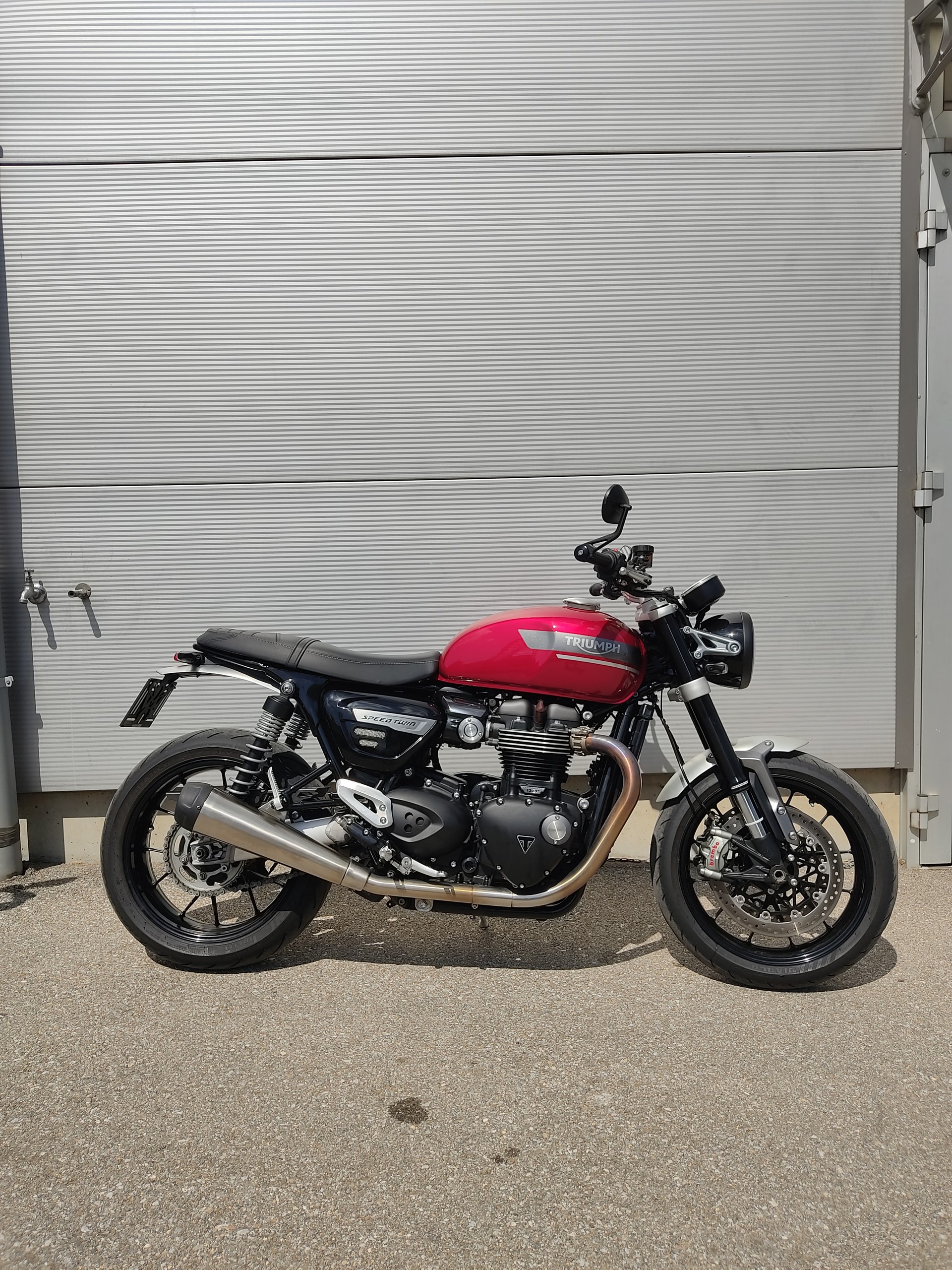 TRIUMPH Speed Twin 1200