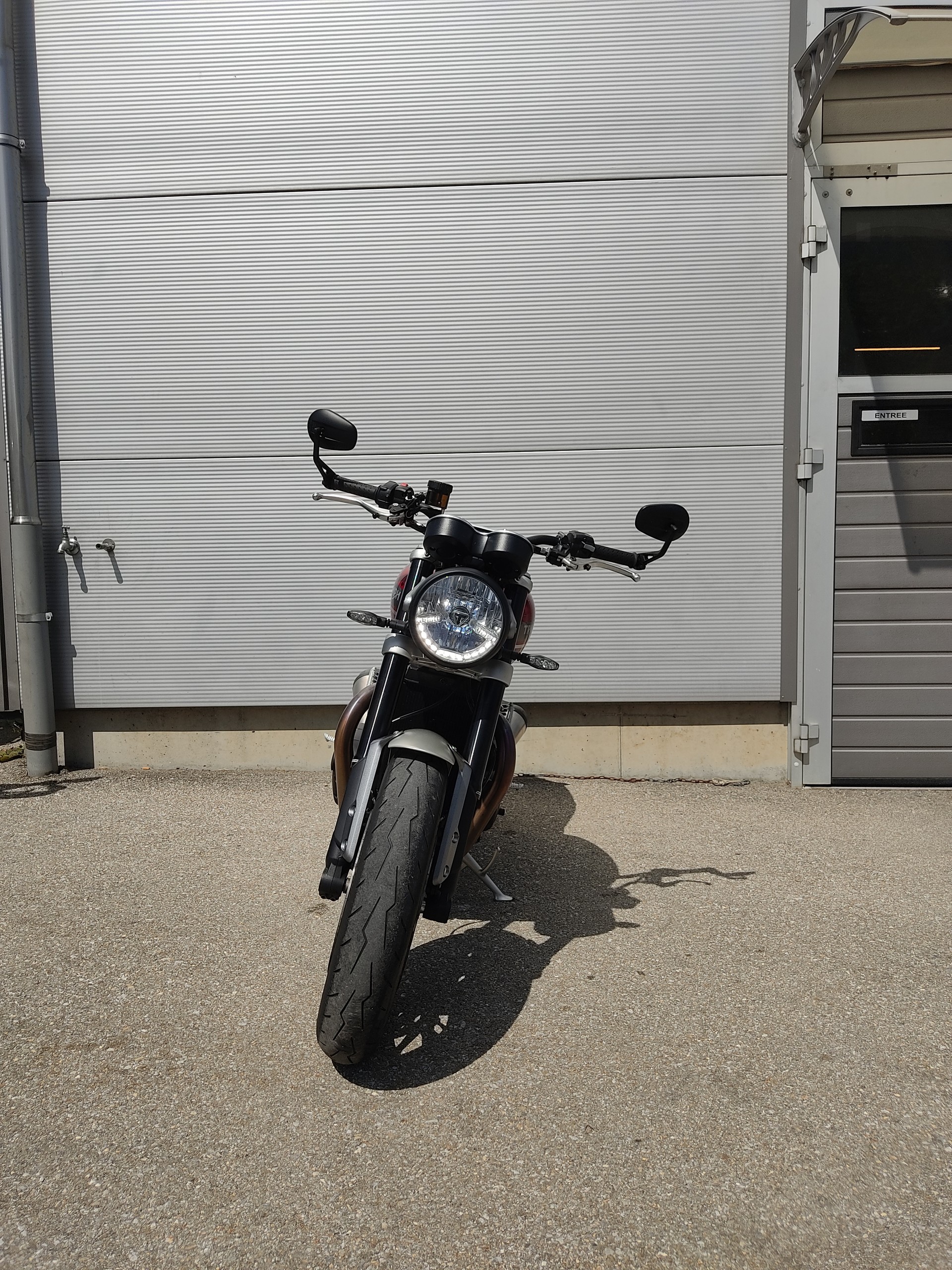 TRIUMPH Speed Twin 1200-showroom-element-3