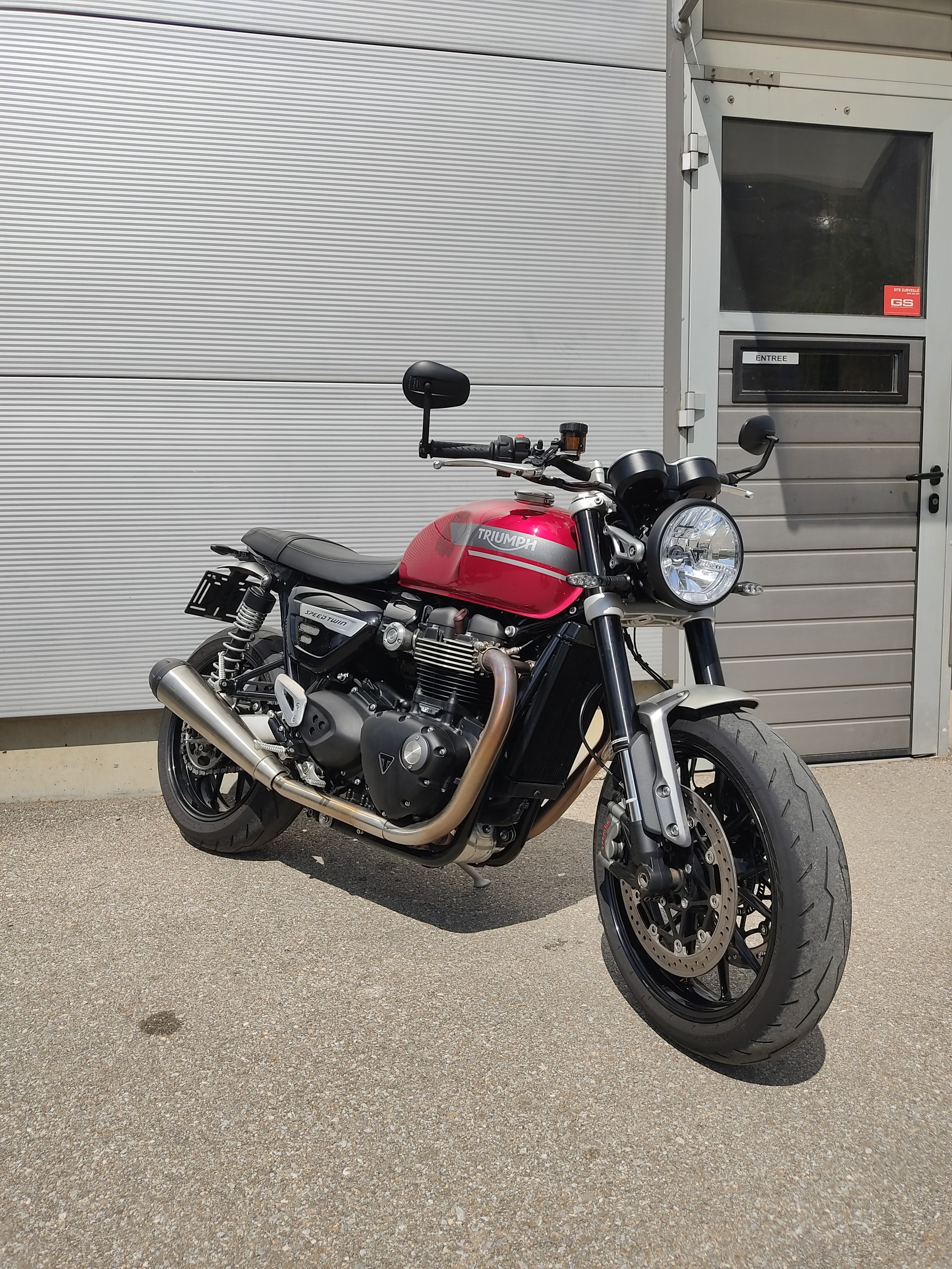 TRIUMPH Speed Twin 1200-showroom-element-1