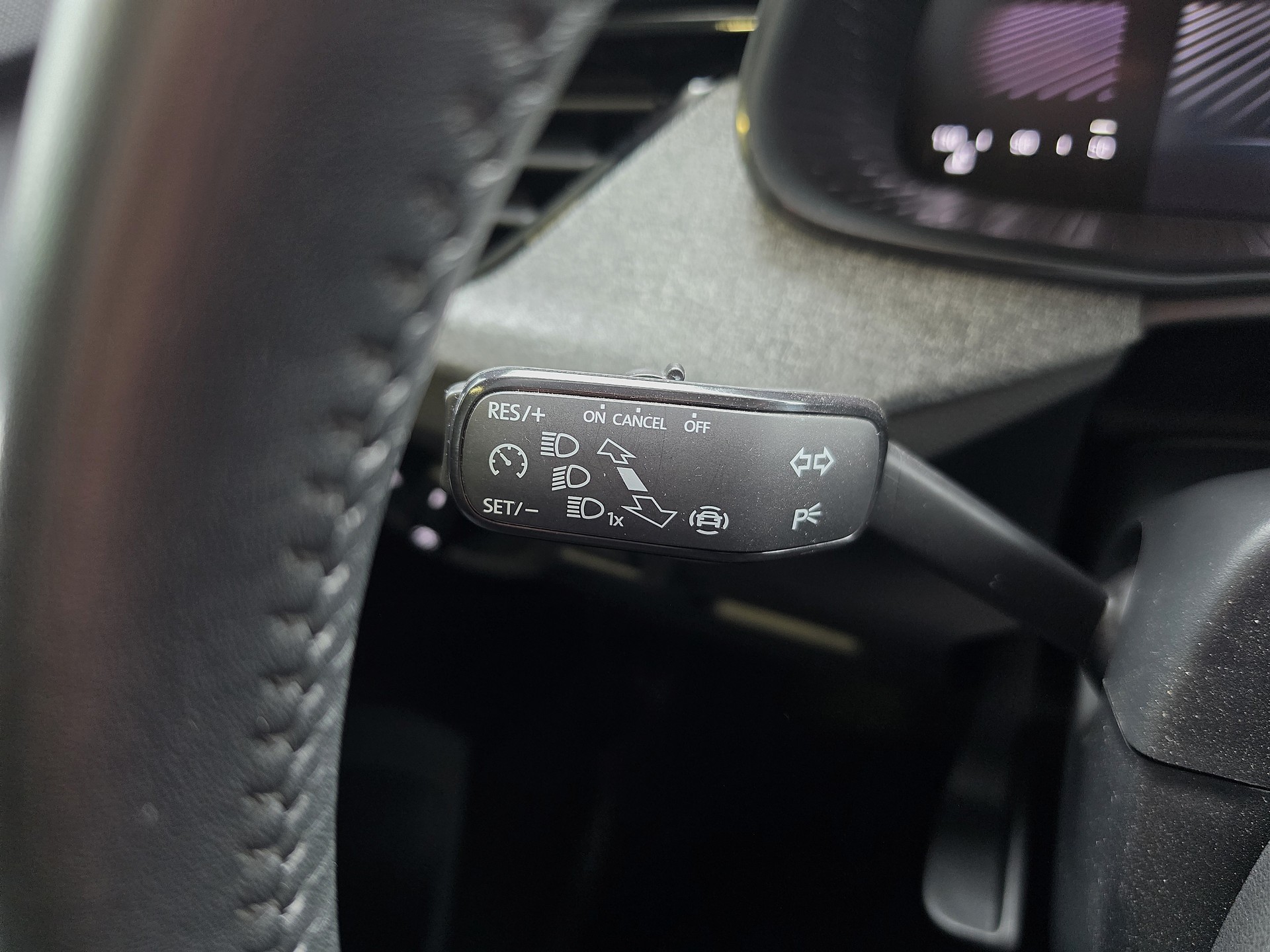 SKODA Kamiq 1.5 TSI Dynamic DSG -3 JAHRE WERKSGARANTIE--image-9