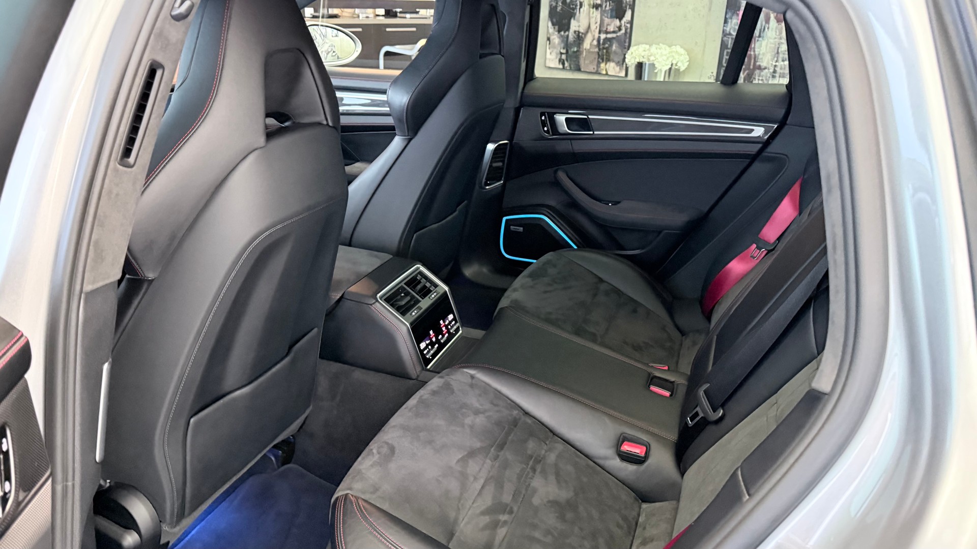 PORSCHE Panamera Sport Turismo 4.0 V8 GTS-image-7