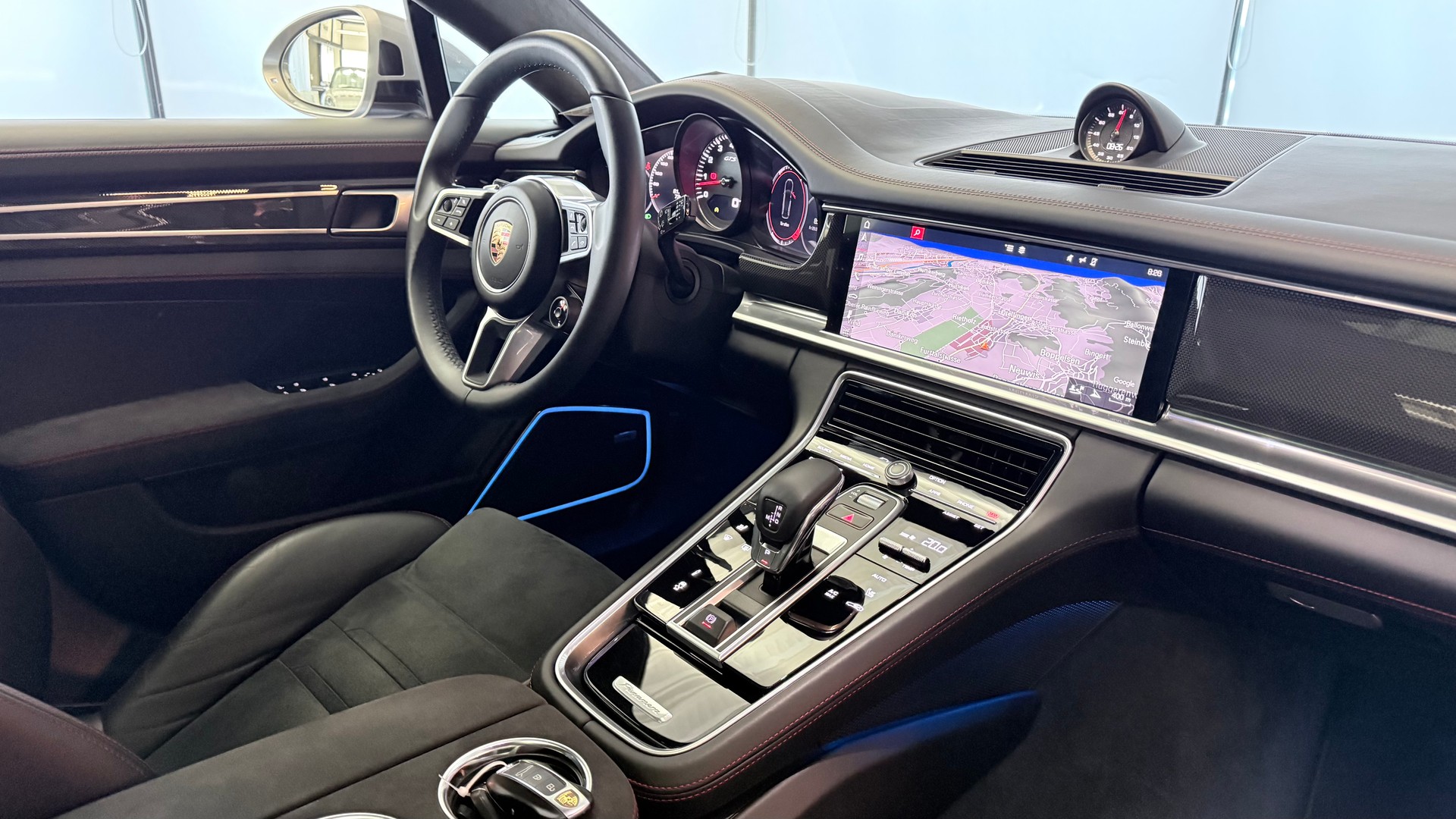 PORSCHE Panamera Sport Turismo 4.0 V8 GTS-image-24
