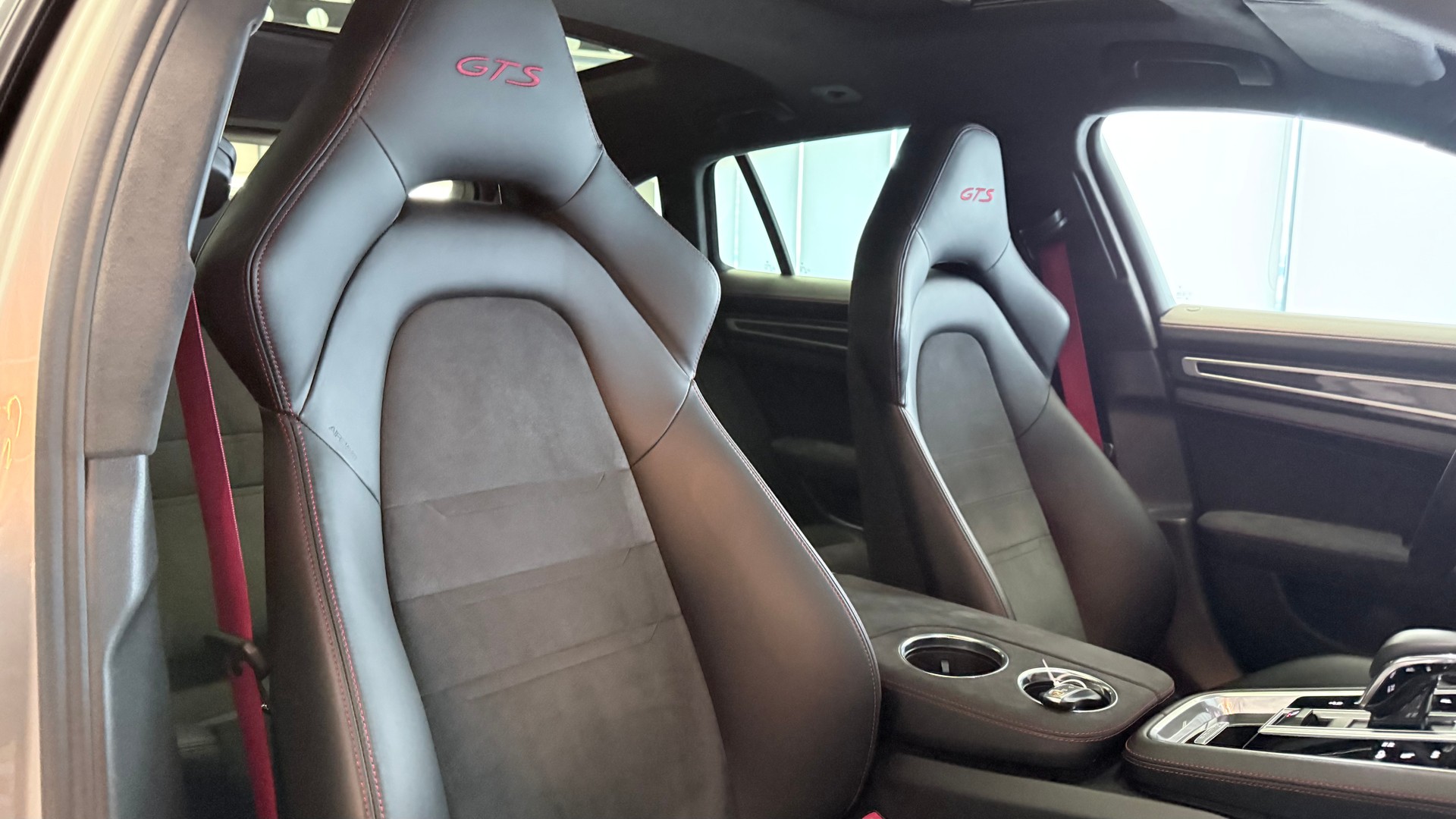 PORSCHE Panamera Sport Turismo 4.0 V8 GTS-image-26