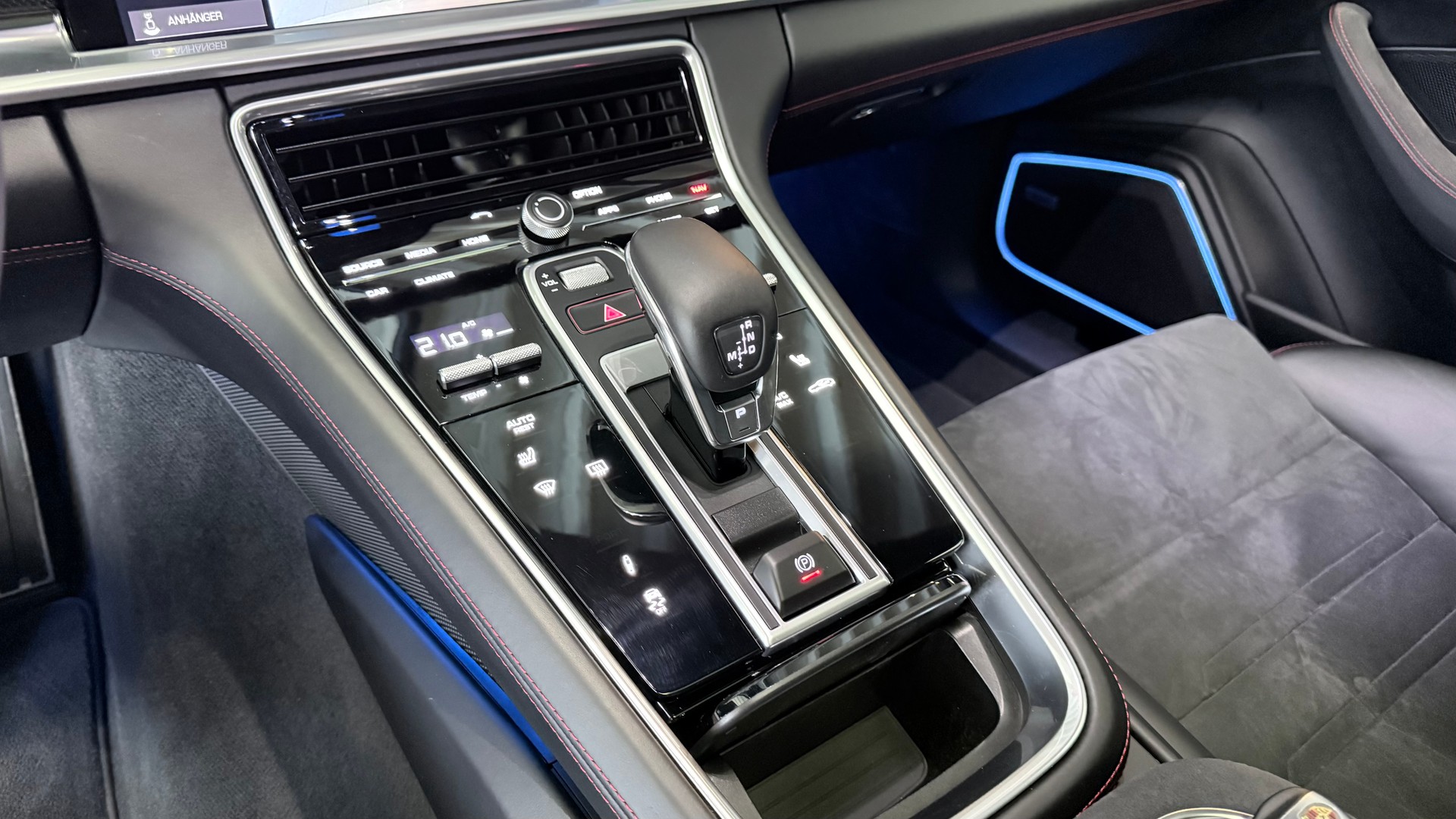 PORSCHE Panamera Sport Turismo 4.0 V8 GTS-image-16