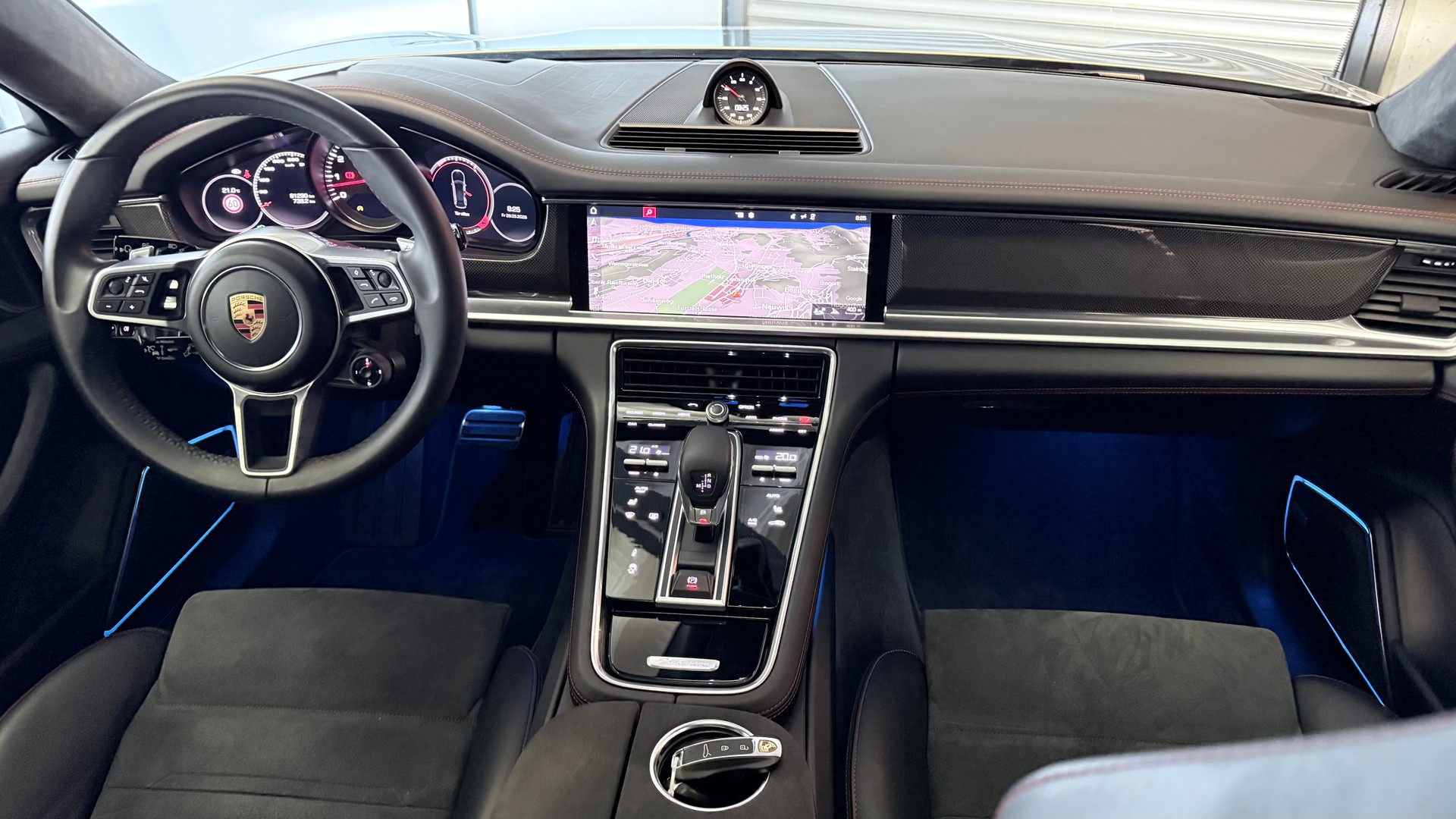 PORSCHE Panamera Sport Turismo 4.0 V8 GTS-image-22
