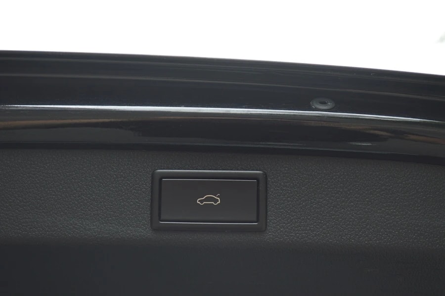 SKODA Superb Combi 2.0 TDi Ambition DSG-image-13