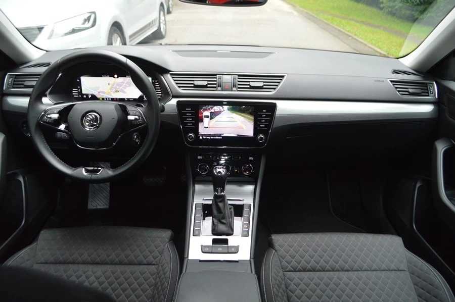 SKODA Superb Combi 2.0 TDi Ambition DSG-image-8