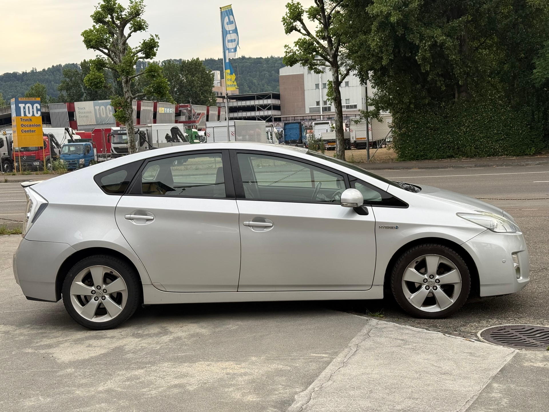 TOYOTA Prius 1.8 16V HSD Sol Premium-image-3