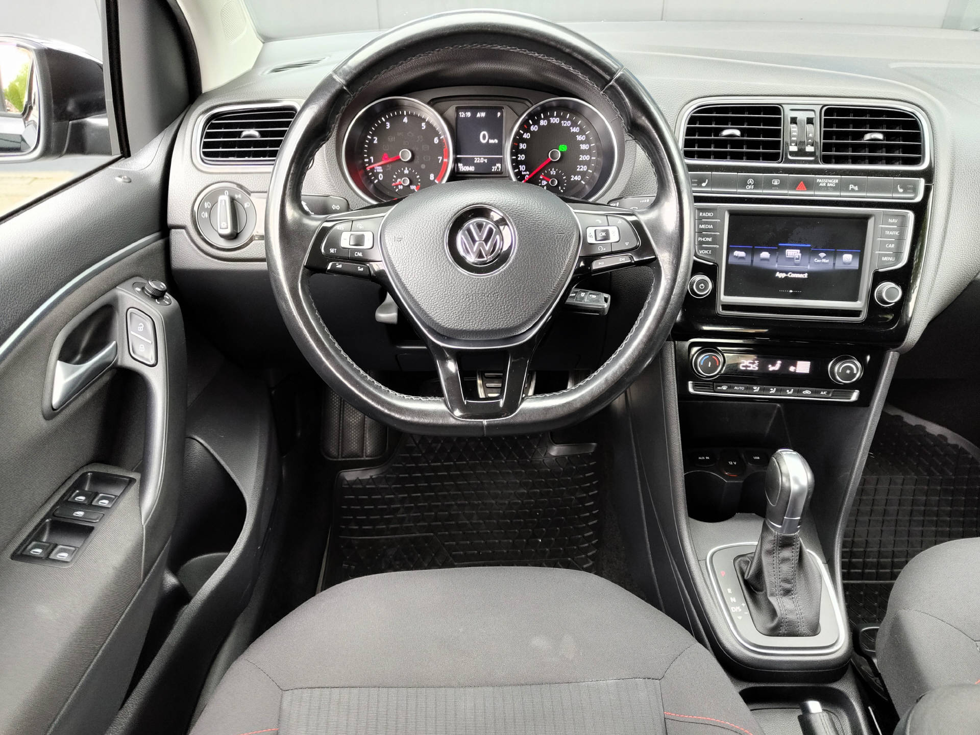 VW Polo 1.2 TSI 90 BlueMT Sound DSG-image-4