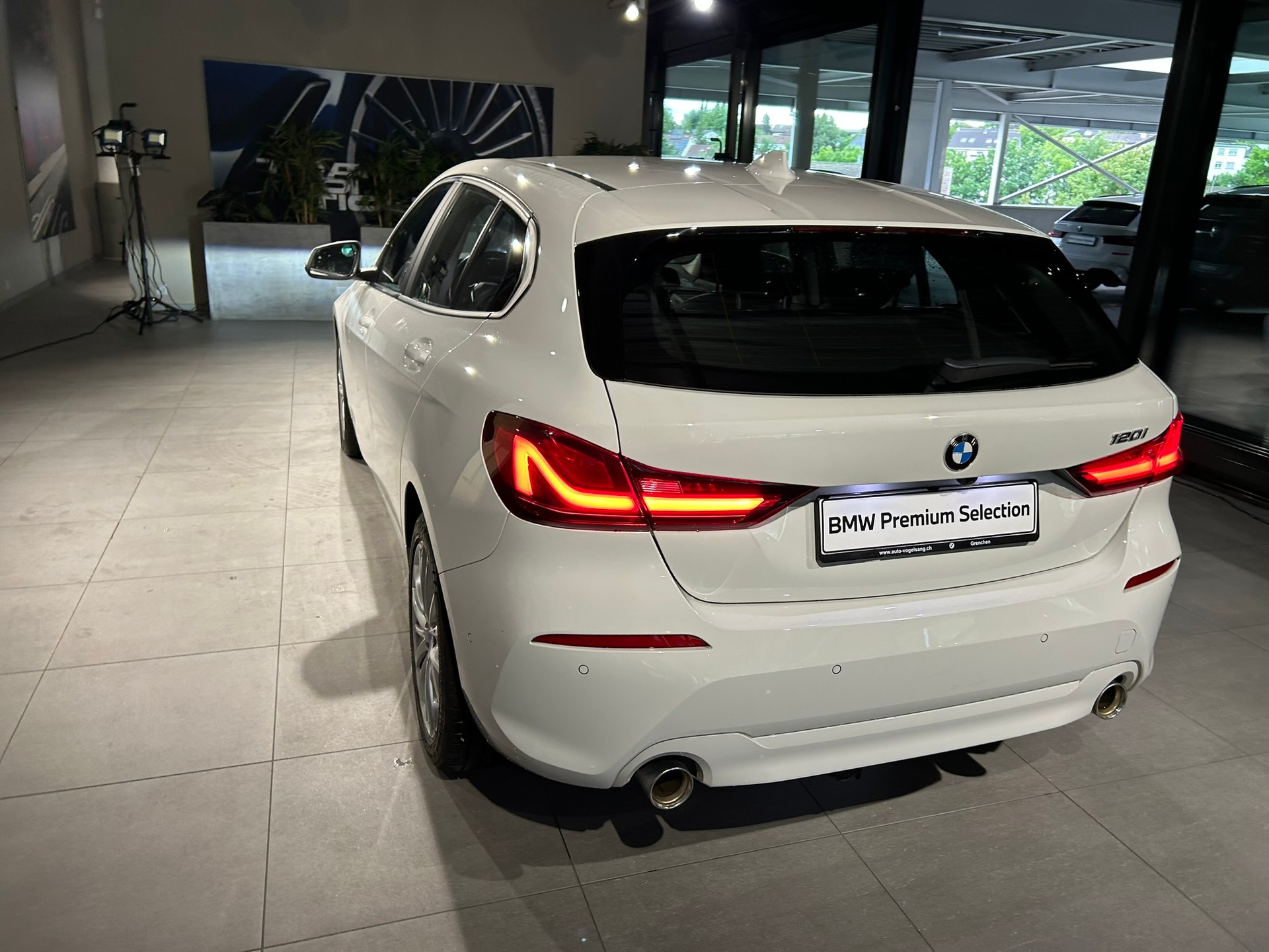 BMW 120i Steptronic-image-12
