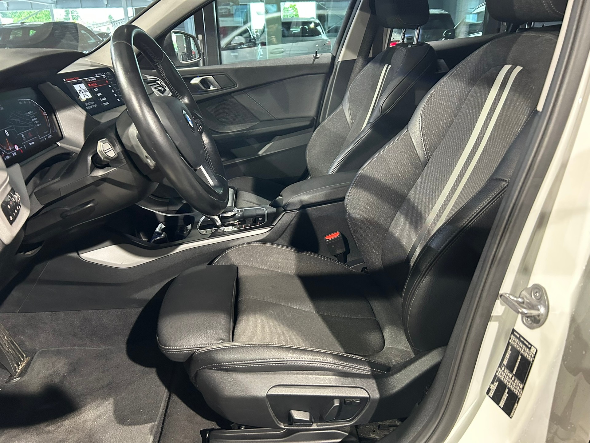 BMW 120i Steptronic-image-24
