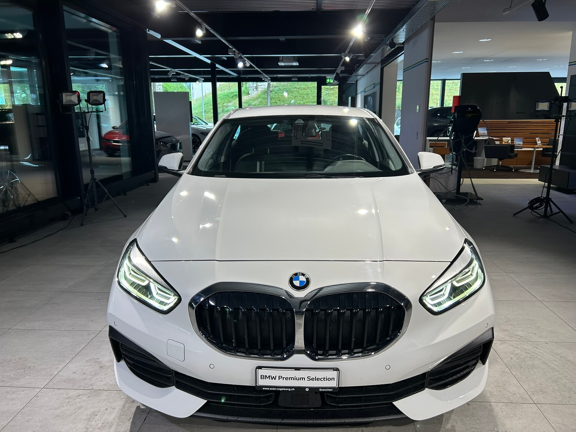 BMW 120i Steptronic-image-2