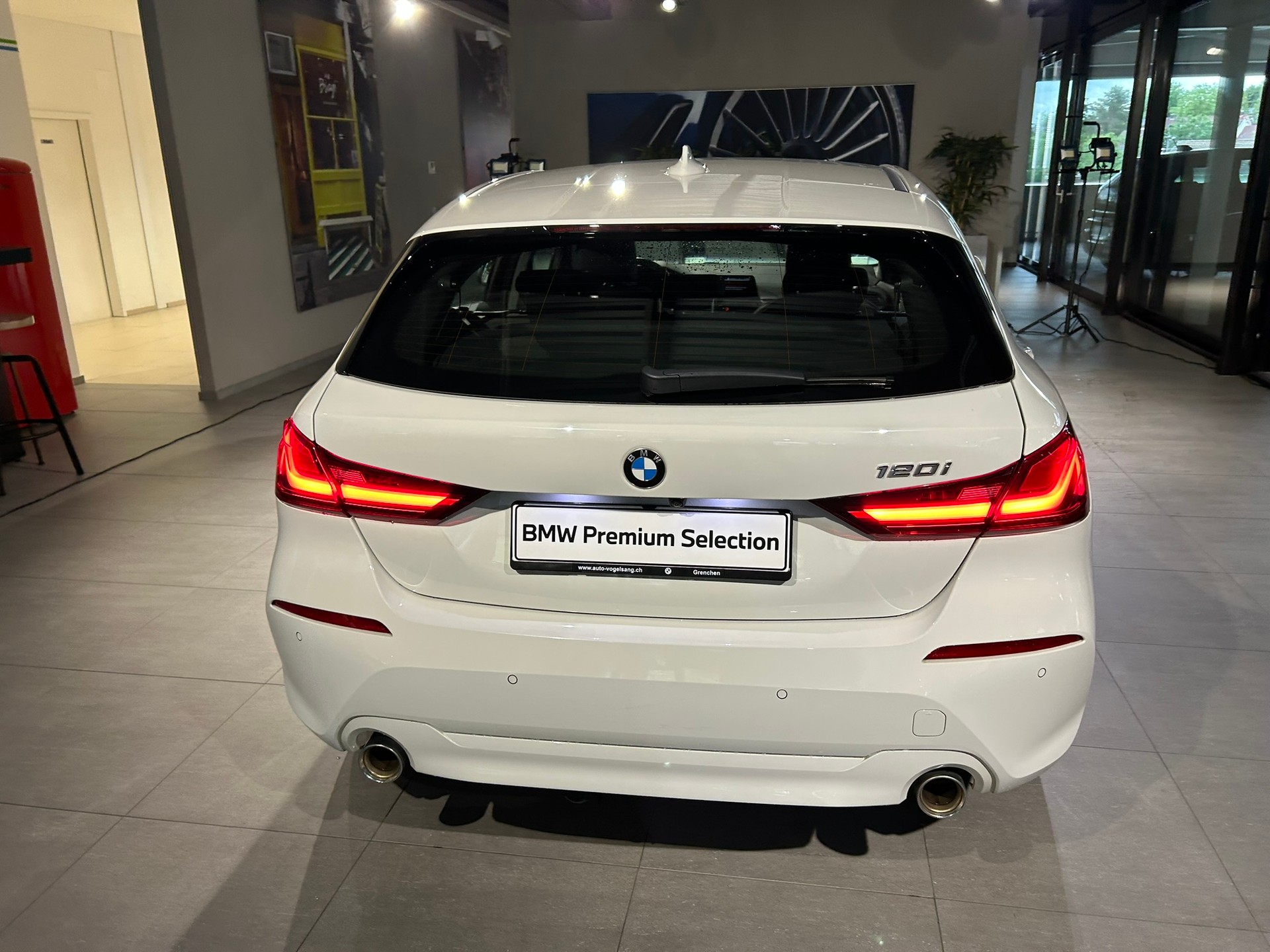 BMW 120i Steptronic-image-13