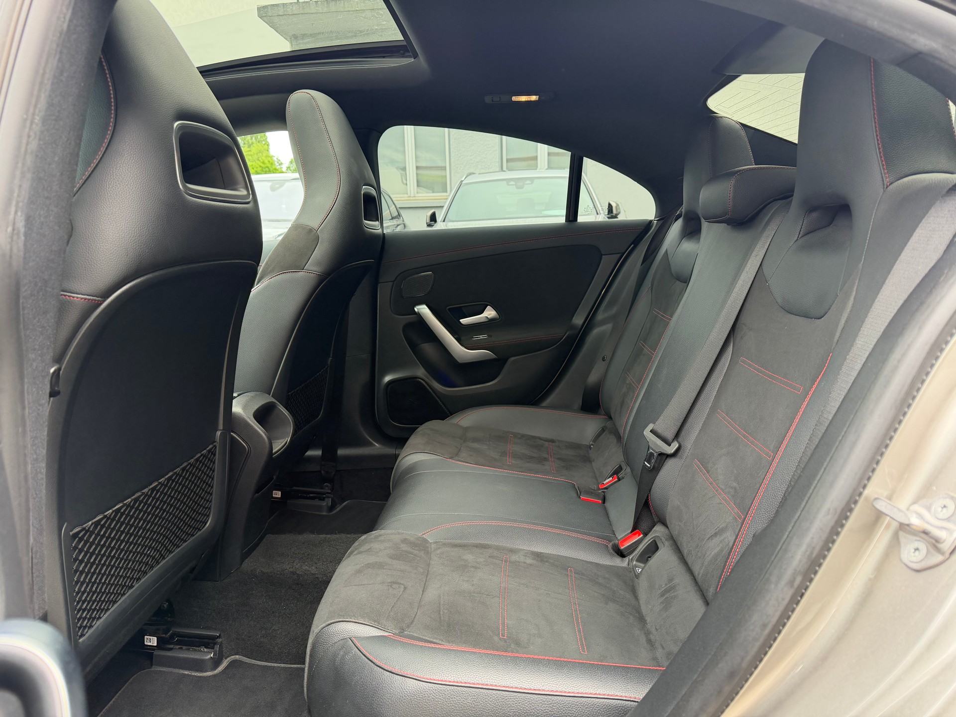 MERCEDES-BENZ CLA 250 AMG Line 7G-DCT-image-11