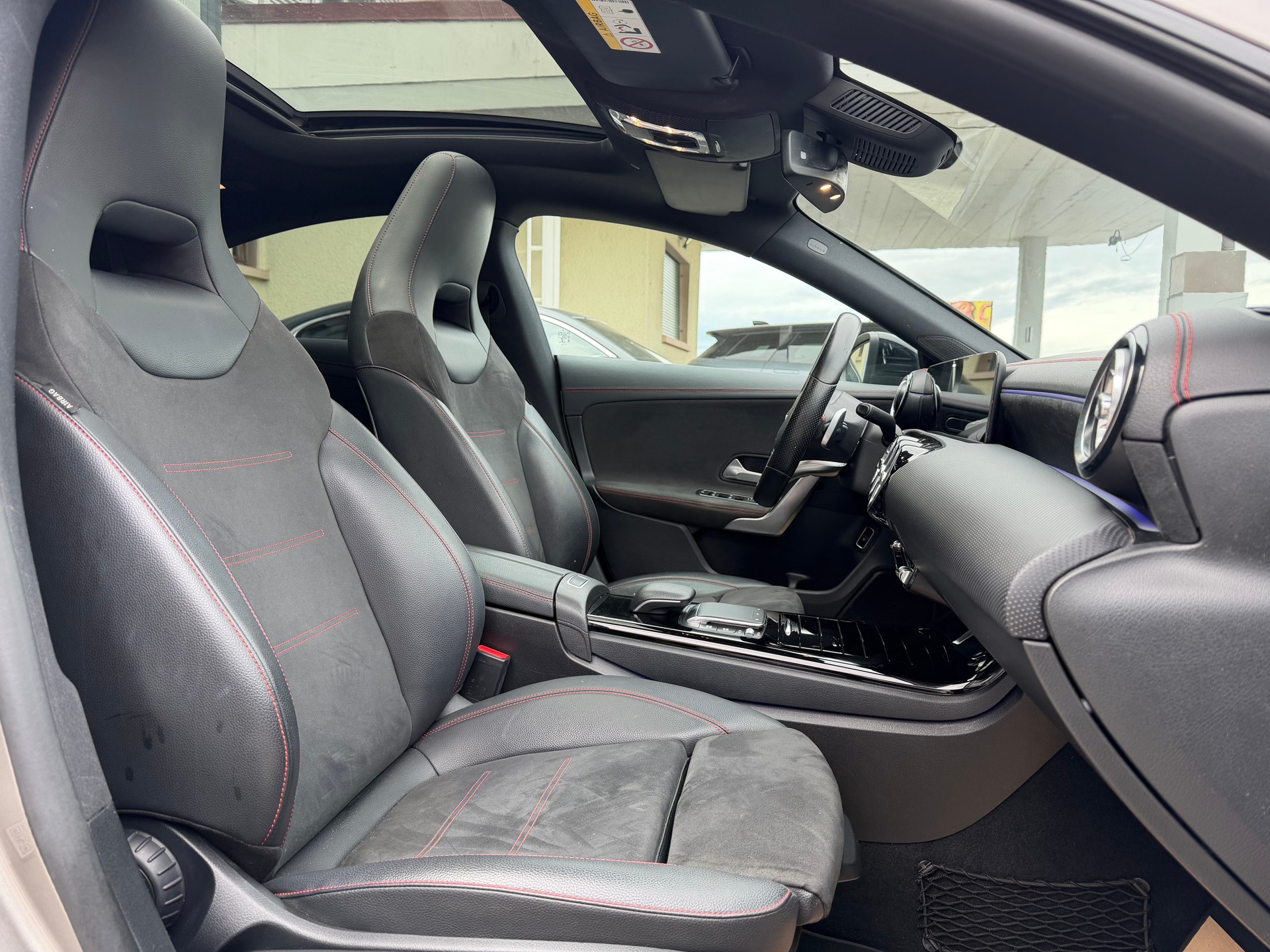 MERCEDES-BENZ CLA 250 AMG Line 7G-DCT-image-14