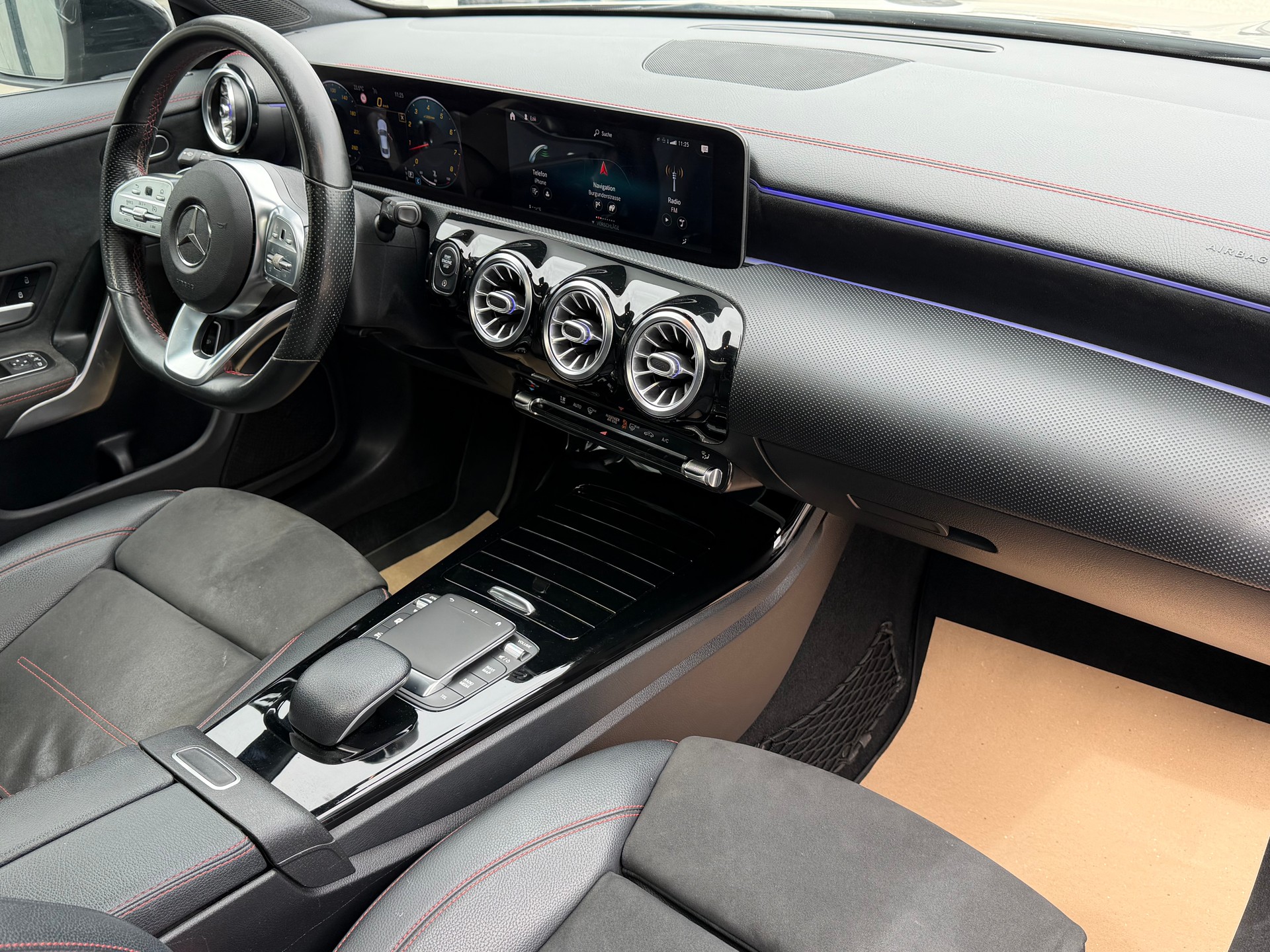 MERCEDES-BENZ CLA 250 AMG Line 7G-DCT-image-15