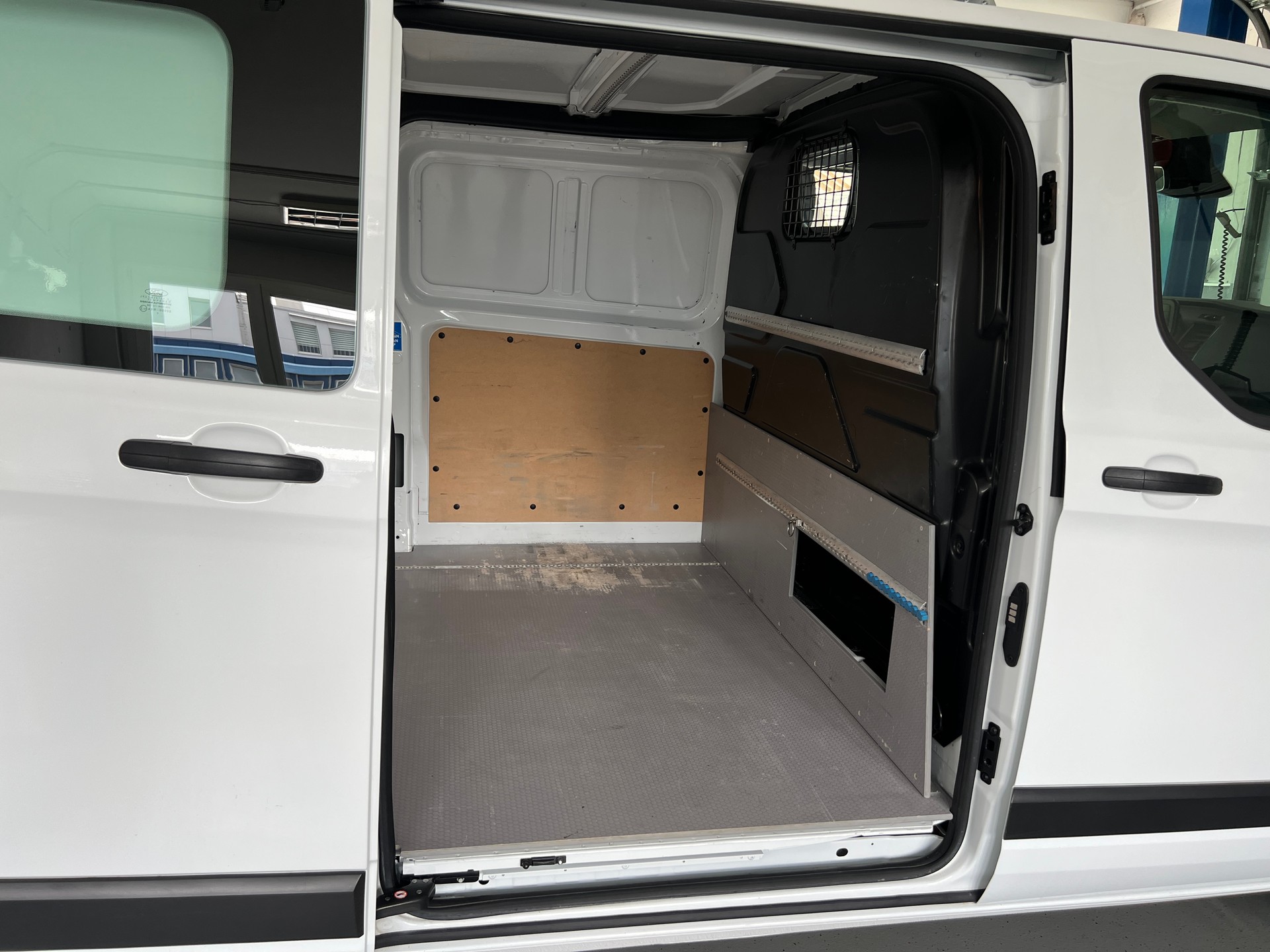 FORD Transit Custom Van 320 L1H1 Ambiente-image-9