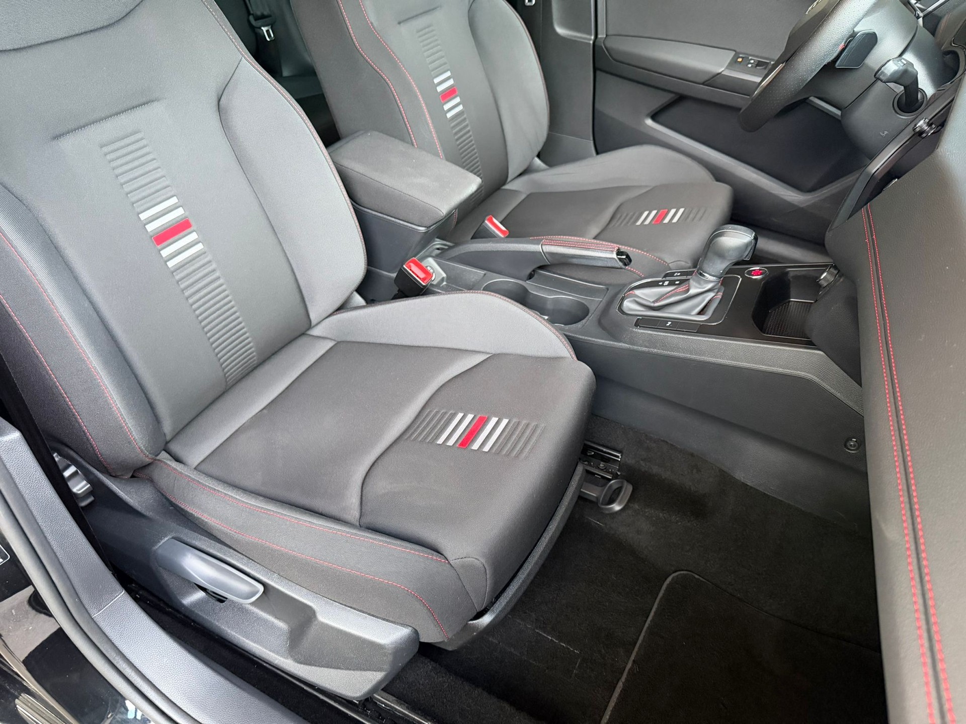 SEAT Ibiza 1.0 EcoTSI DSG Swiss FR-image-9