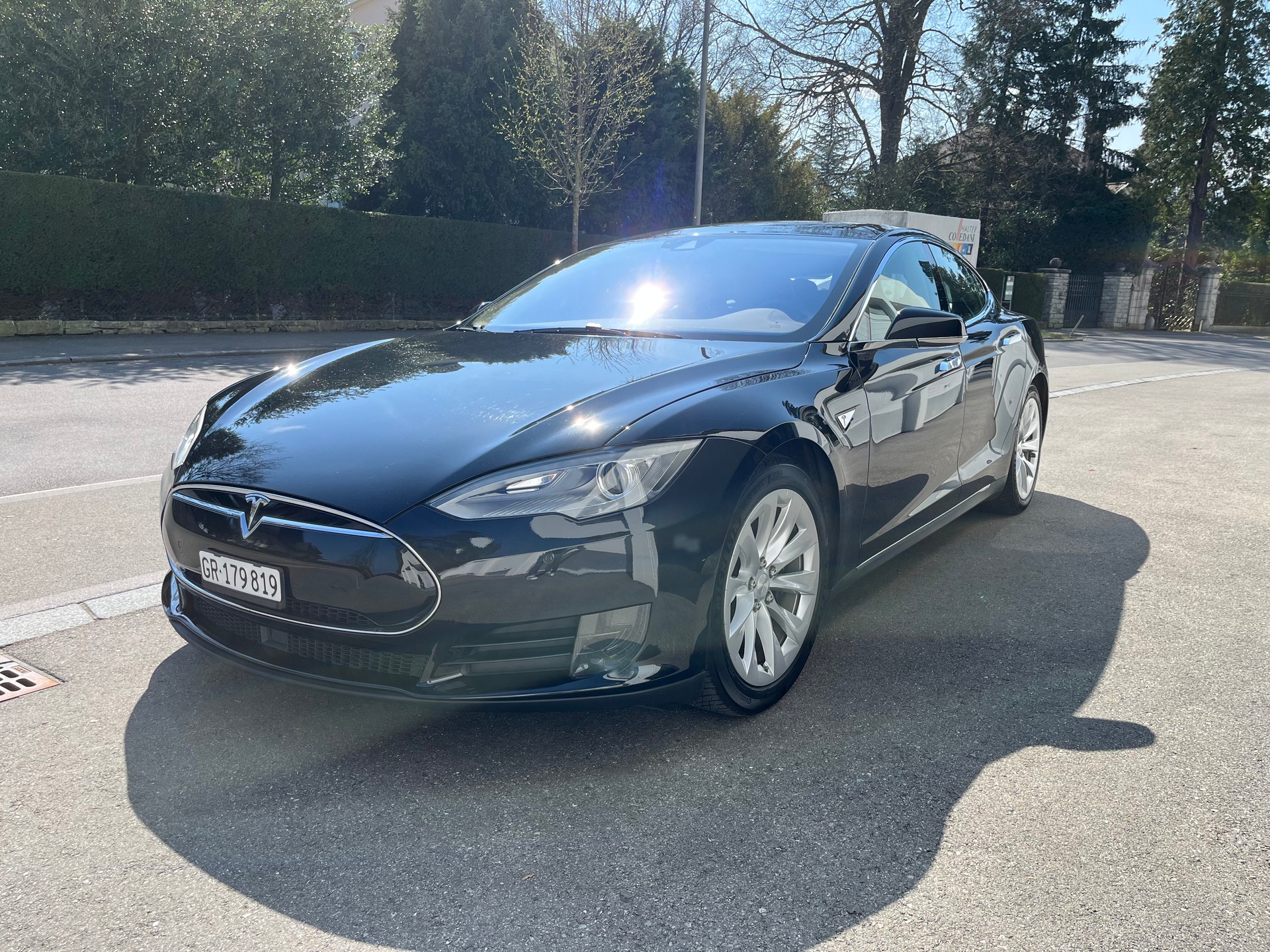 TESLA Model S 85 D-image-1