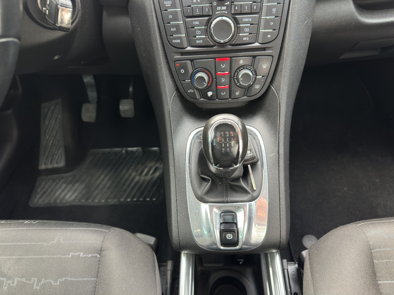 OPEL Meriva 1.4 Turbo Cosmo-image-11