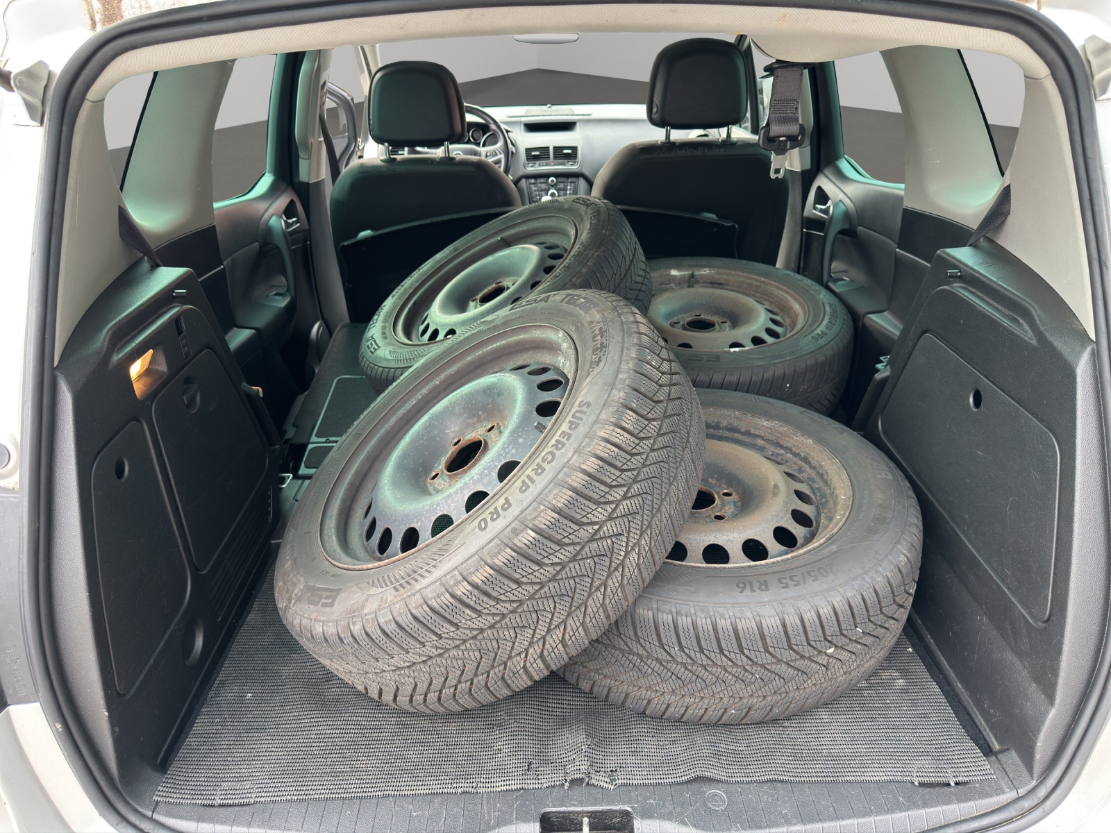 OPEL Meriva 1.4 Turbo Cosmo-image-12