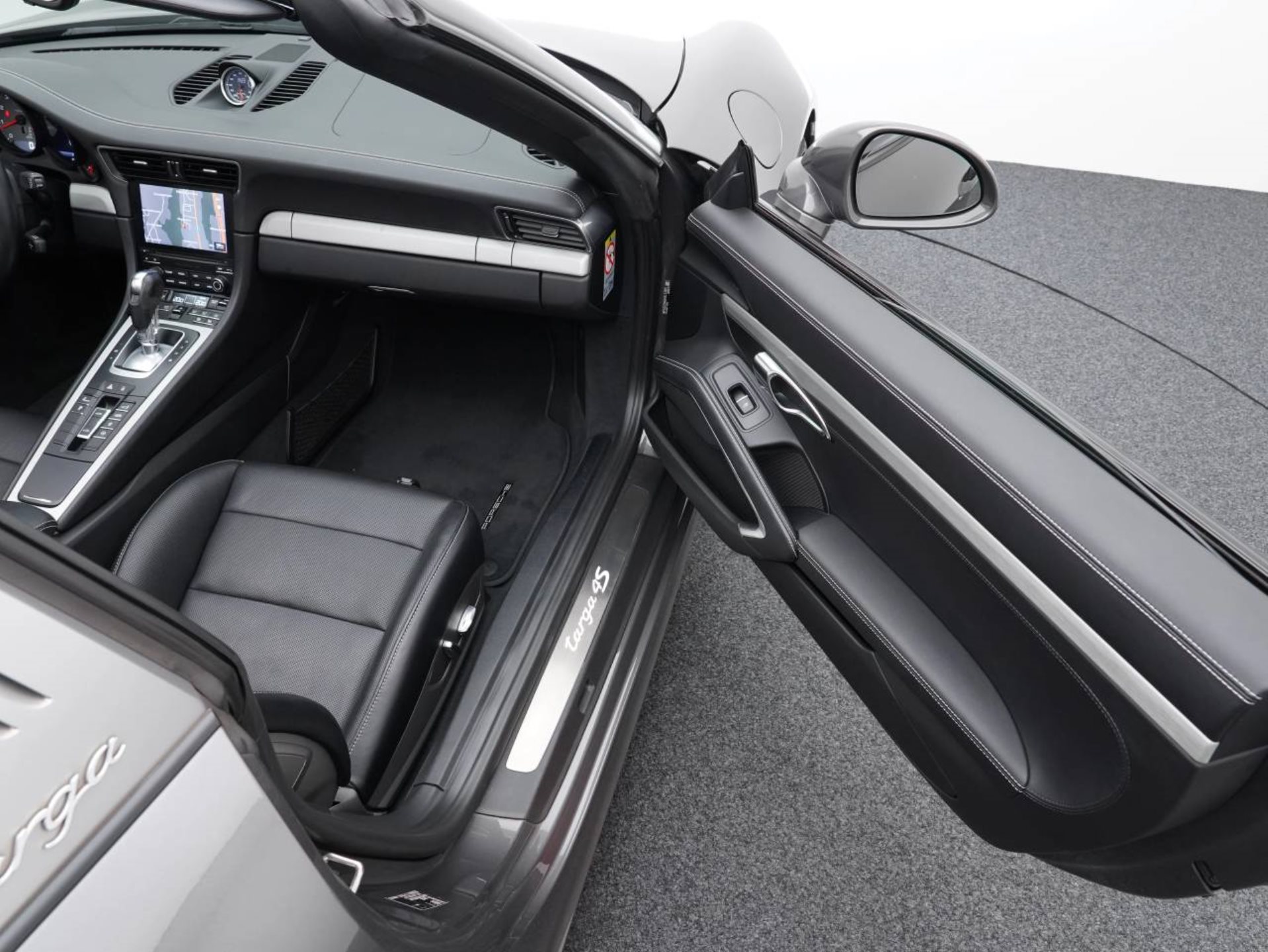 PORSCHE 911 Targa 4S-image-23