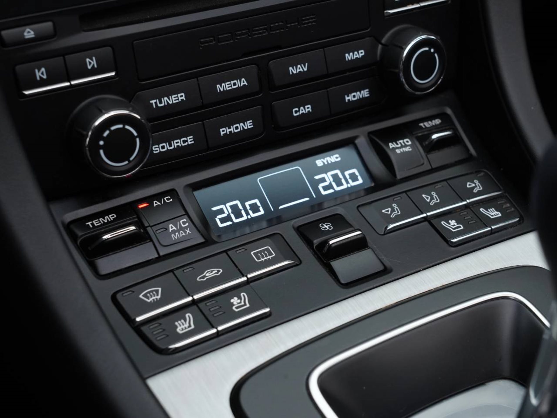 PORSCHE 911 Targa 4S-image-18