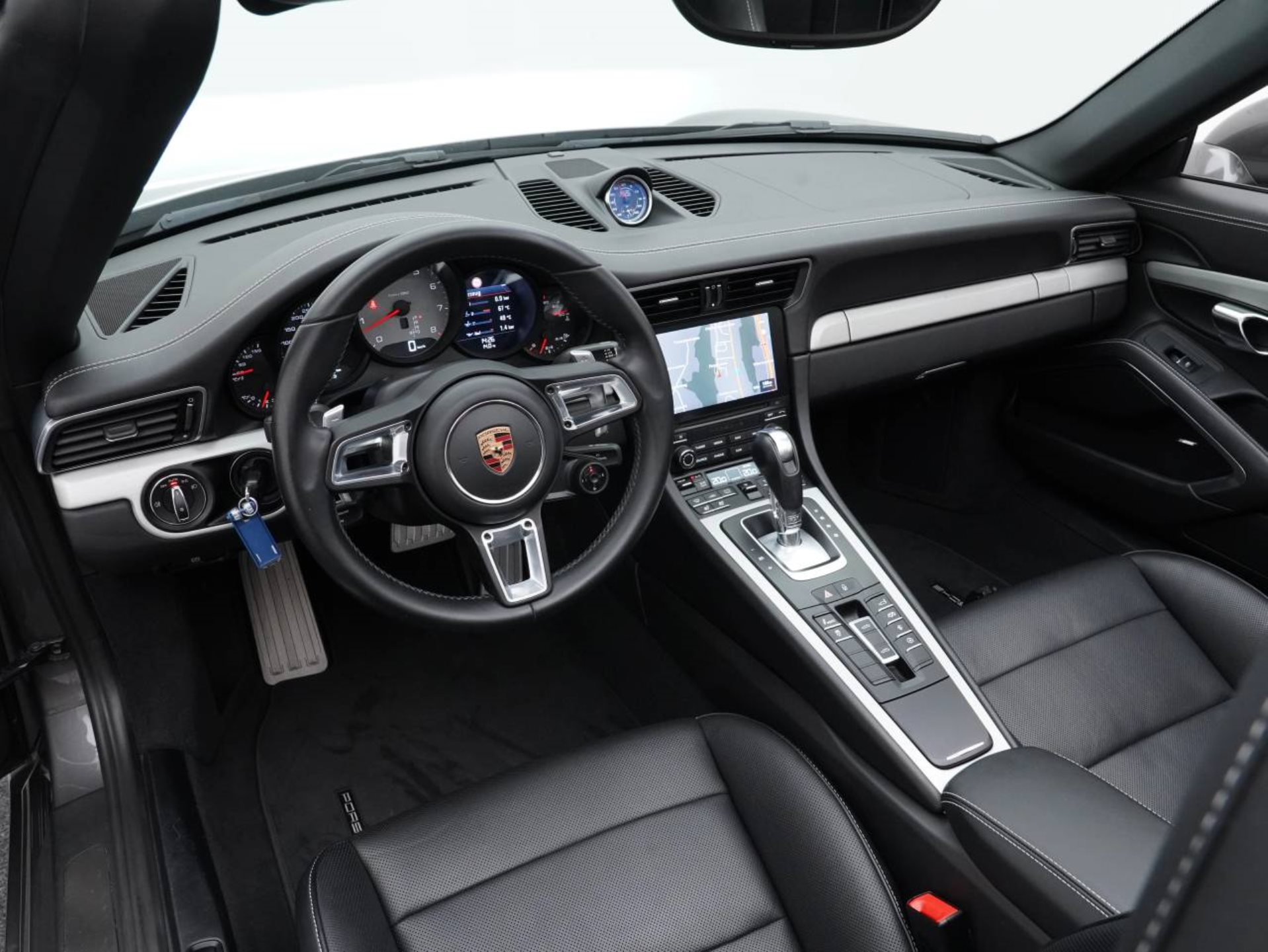 PORSCHE 911 Targa 4S-image-14