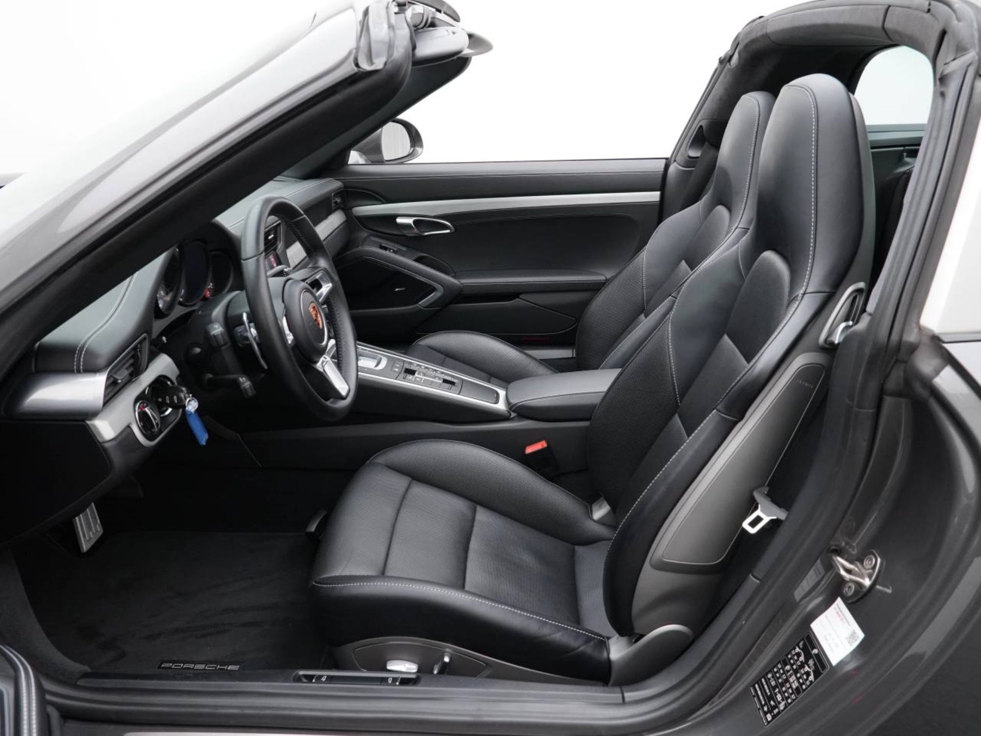 PORSCHE 911 Targa 4S-image-4