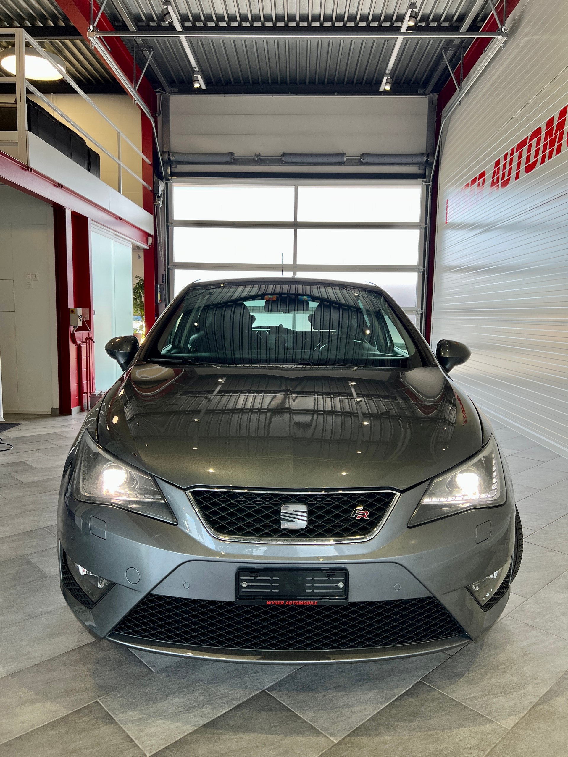 SEAT Ibiza 1.2 TSI FR DSG-image-1