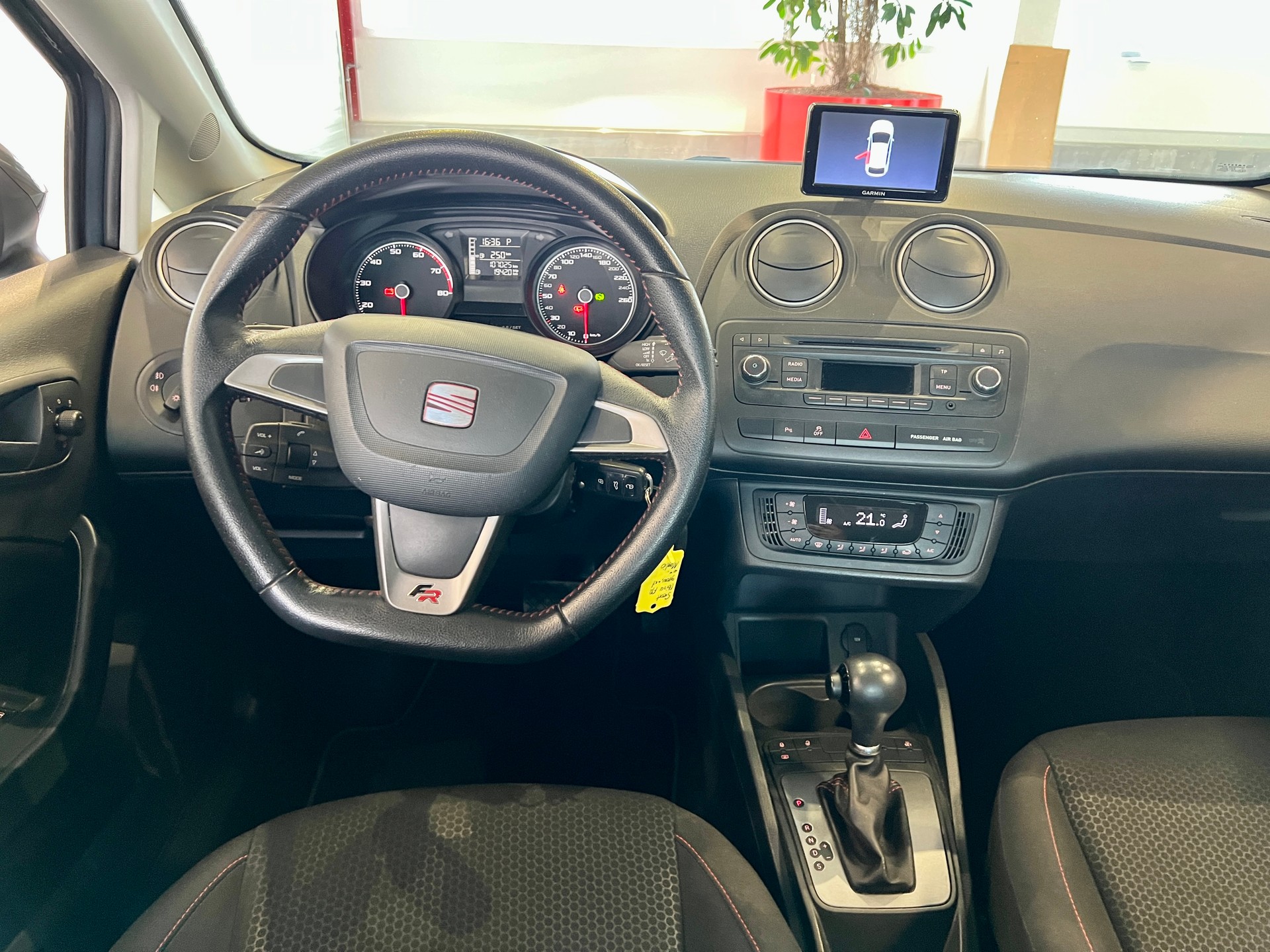 SEAT Ibiza 1.2 TSI FR DSG-image-10