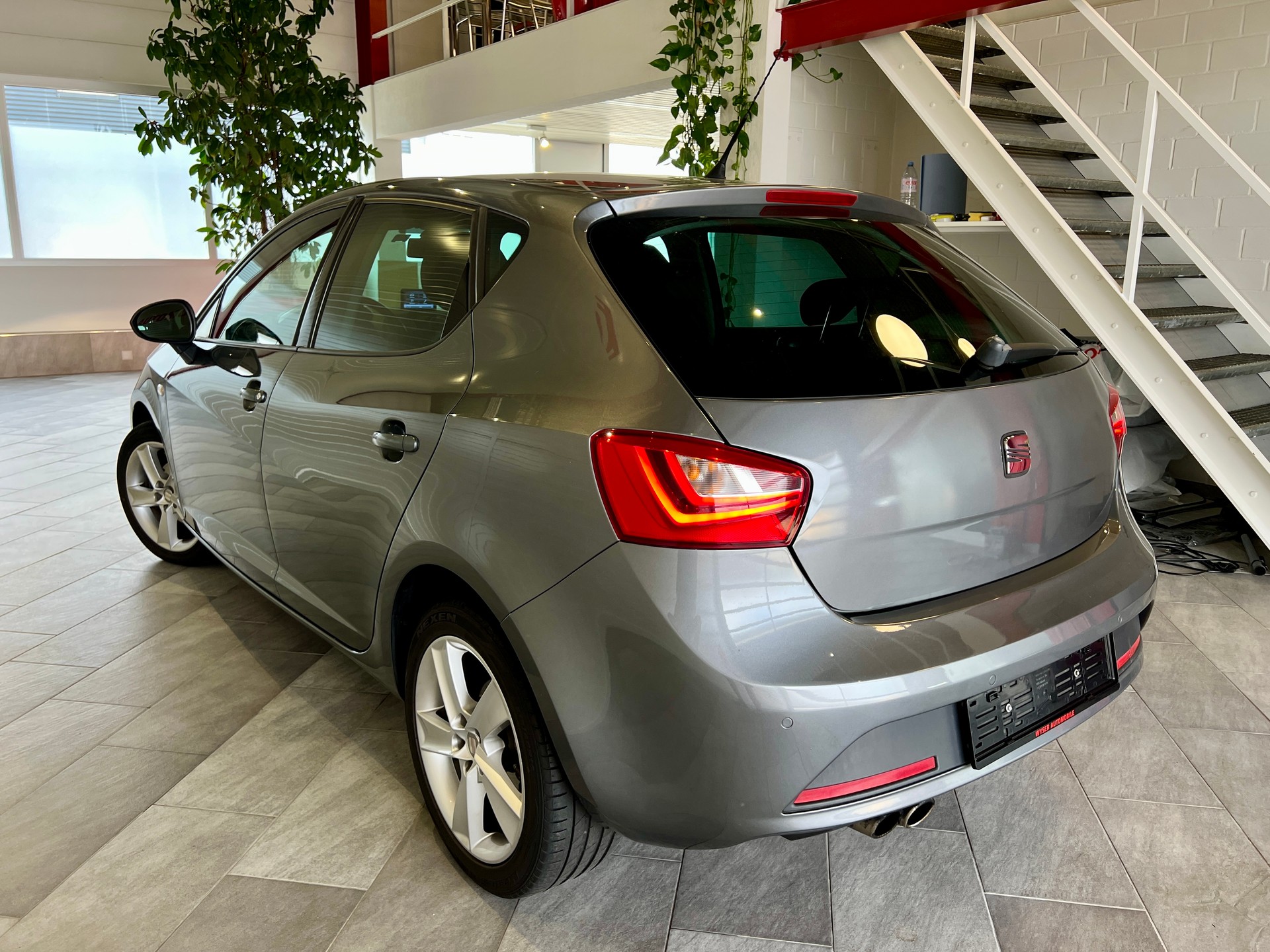 SEAT Ibiza 1.2 TSI FR DSG-image-3