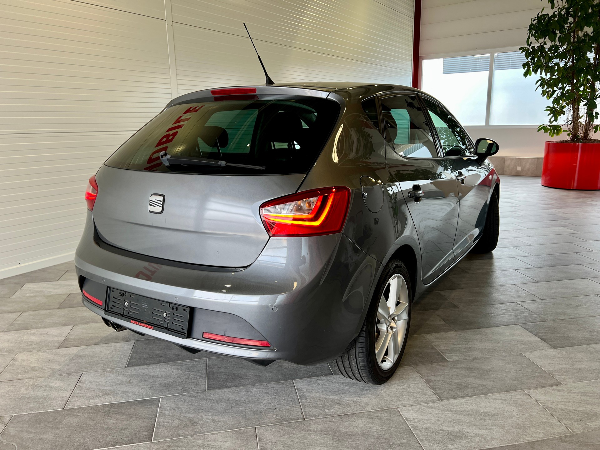 SEAT Ibiza 1.2 TSI FR DSG-image-5