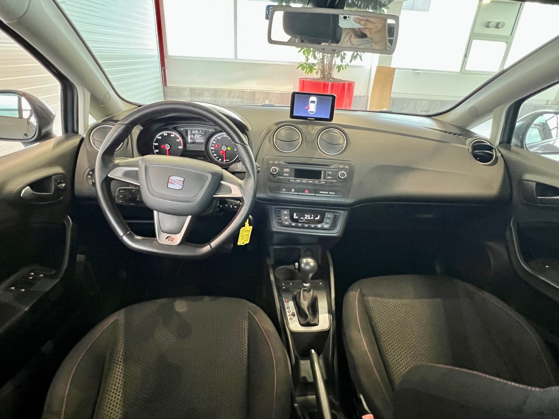 SEAT Ibiza 1.2 TSI FR DSG-image-9