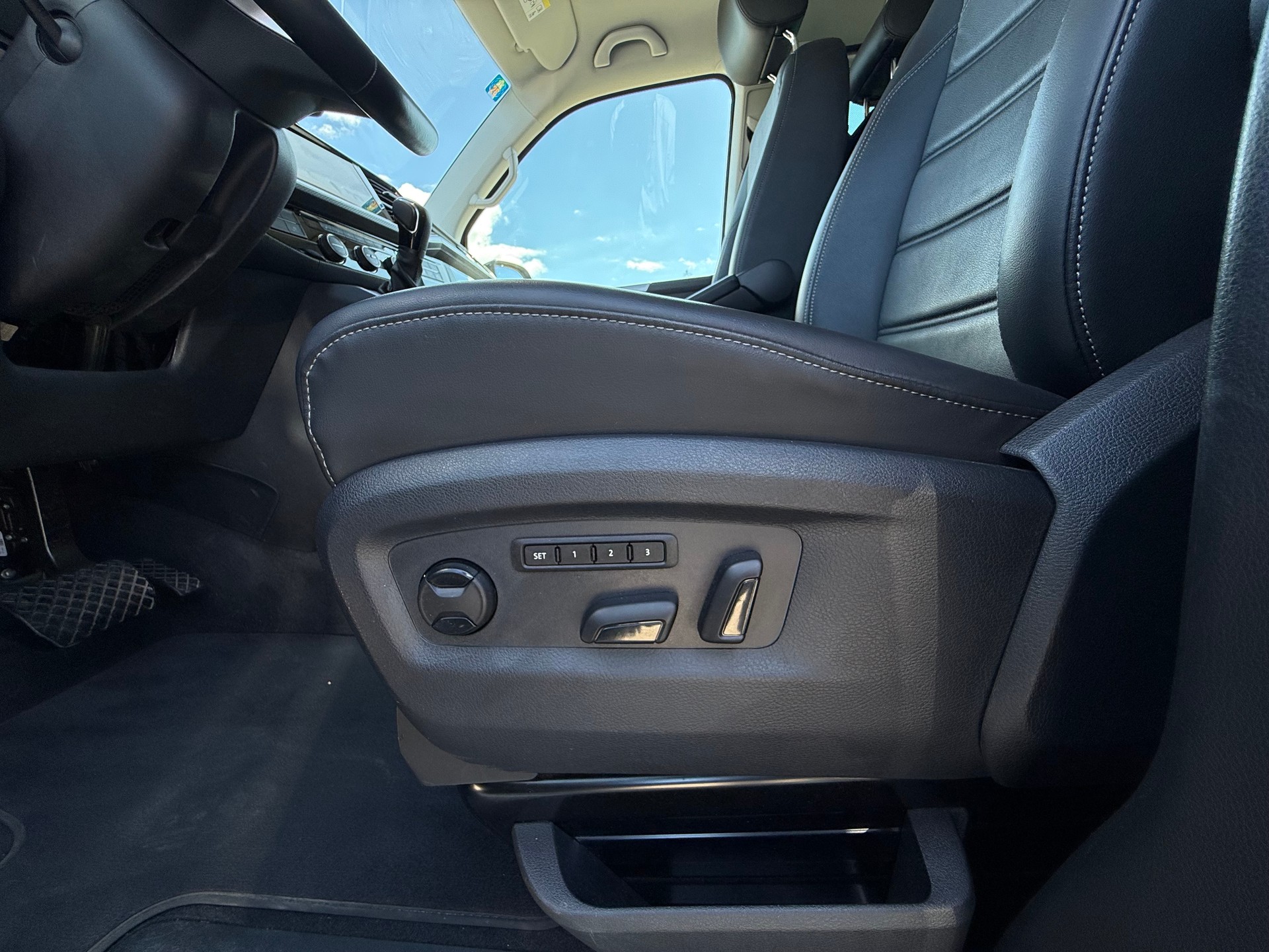 VW 2.0 TDI 204 Highline Liberty DSG 4m-image-4